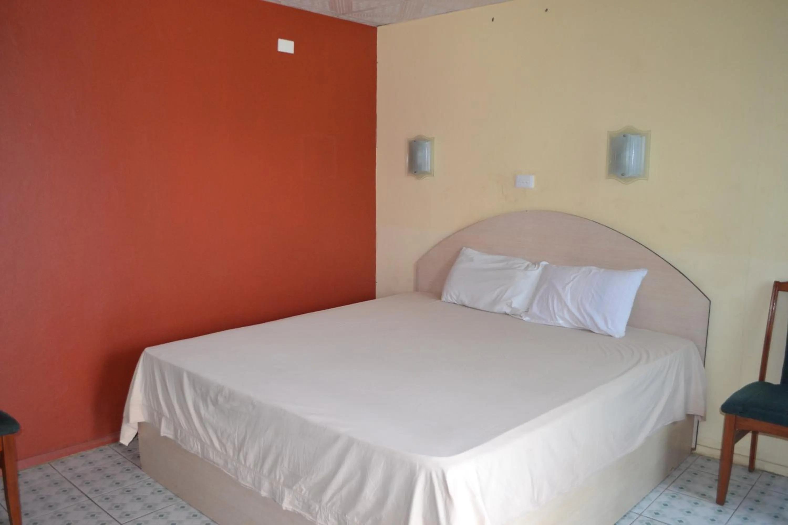 Bedroom, Bed in Funworld Plaza Hotel