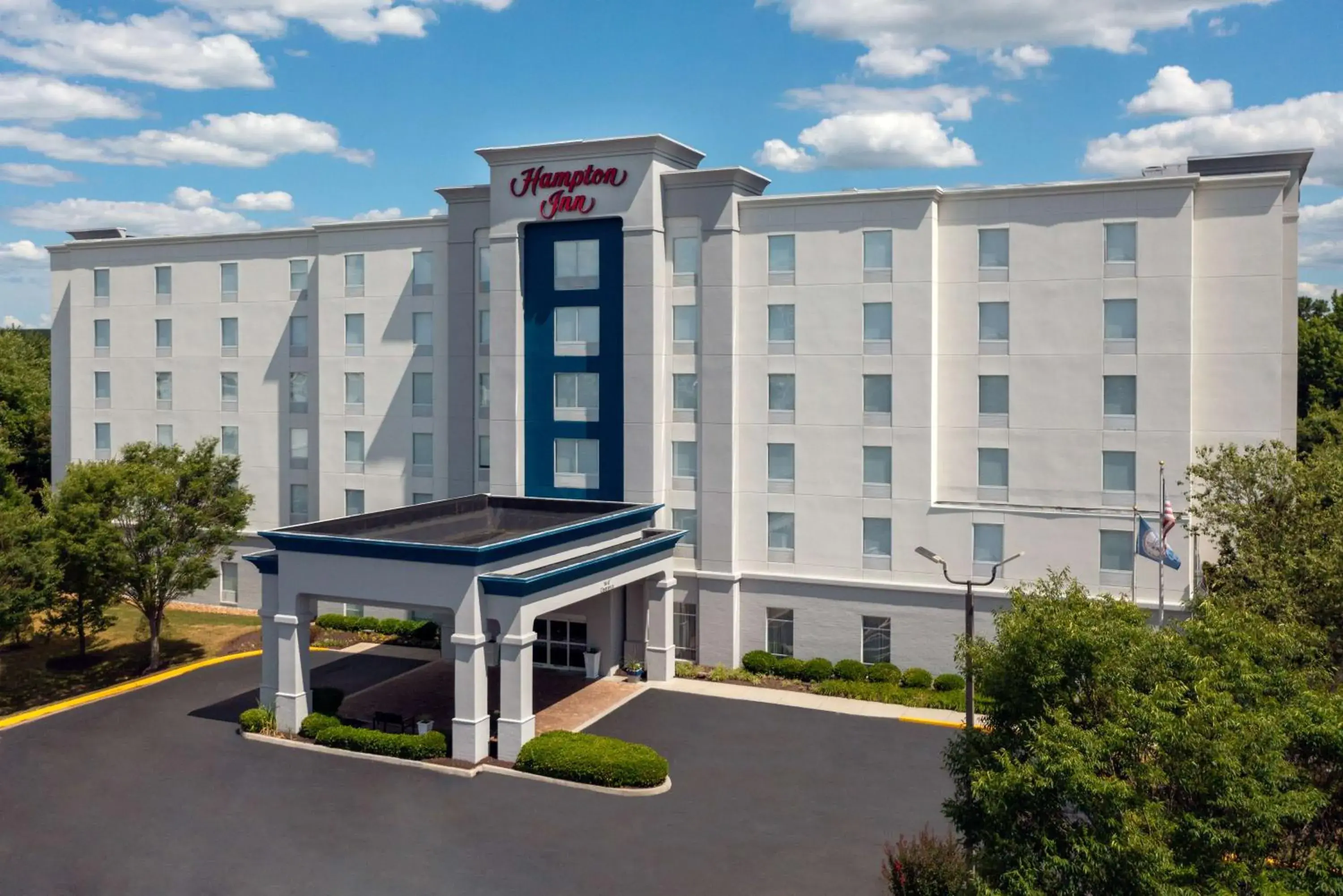 Property building in Hampton Inn Petersburg - Southpark Mall Property building in Hampton Inn Petersburg - Southpark Mall