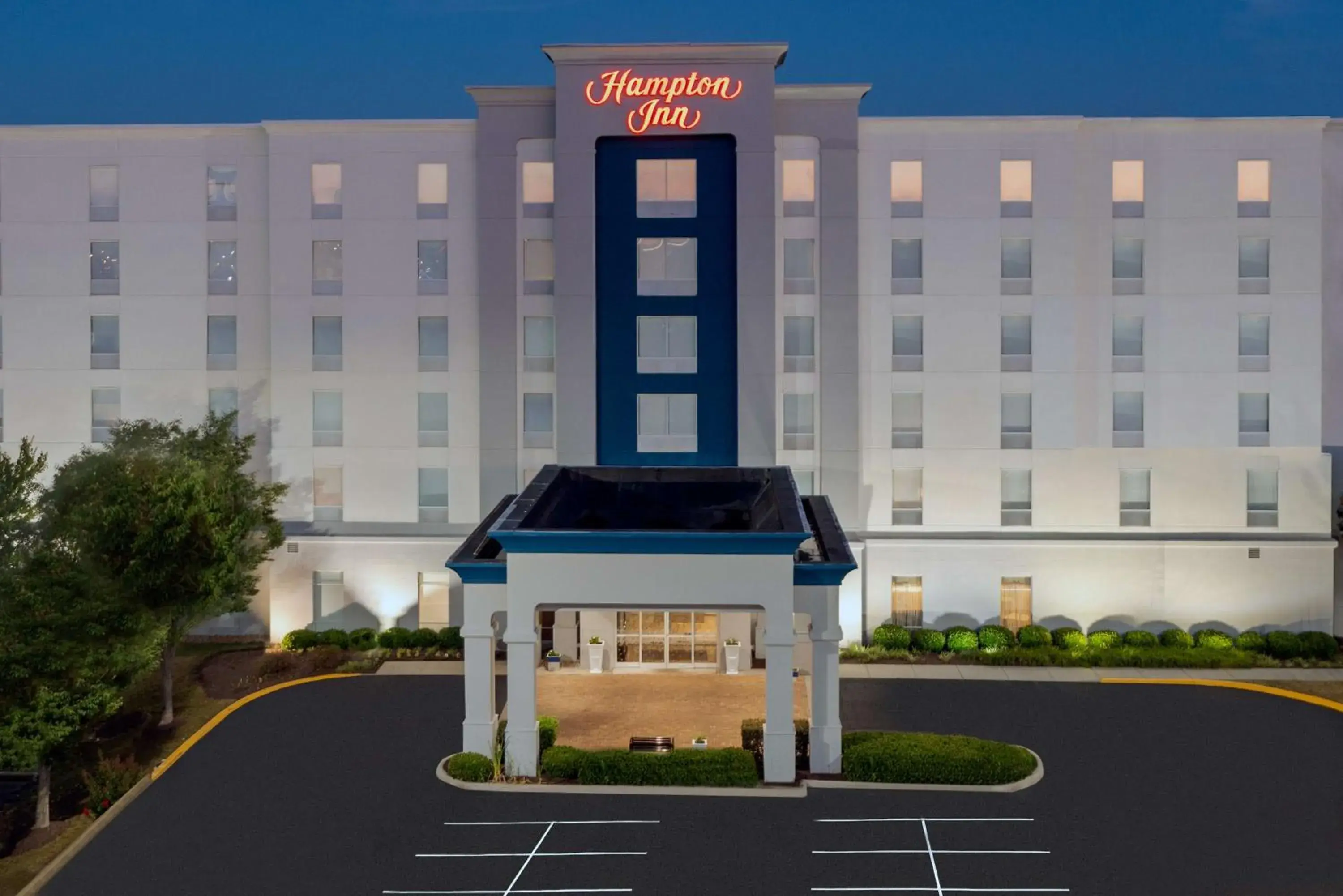 Property building in Hampton Inn Petersburg - Southpark Mall Property building in Hampton Inn Petersburg - Southpark Mall