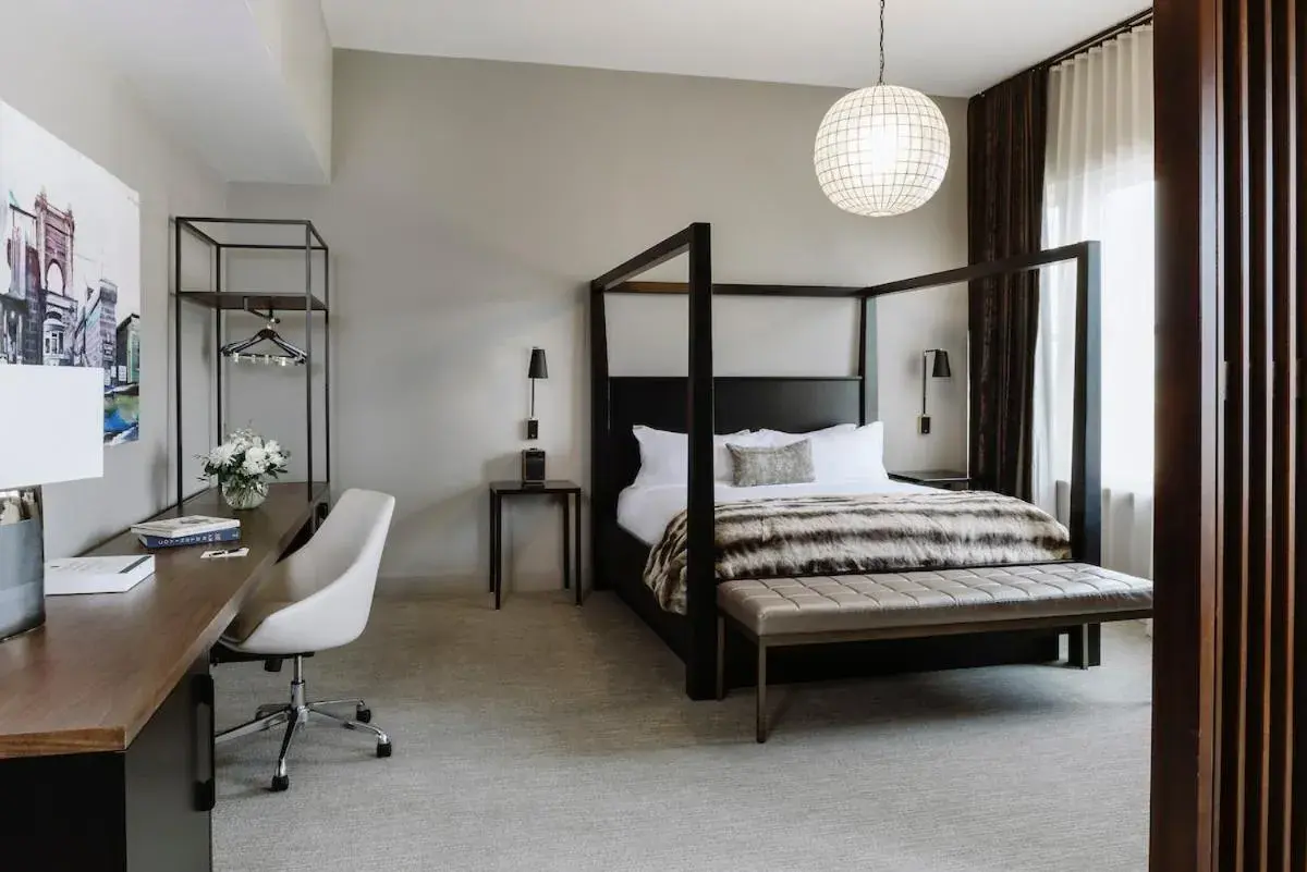 Bed in Hotel Covington Cincinnati Riverfront Bed in Hotel Covington Cincinnati Riverfront