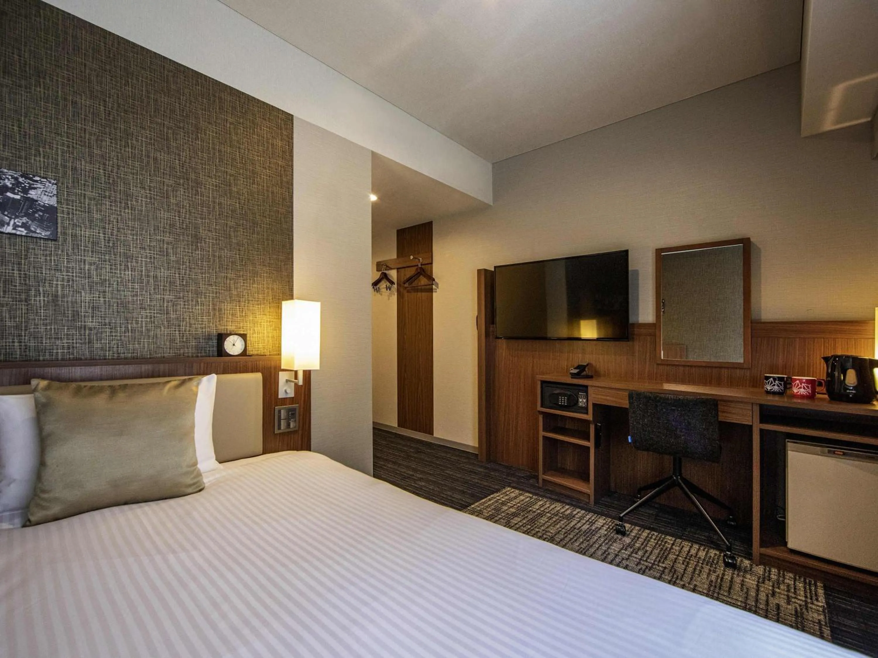 Bedroom, Bed in ibis Styles Tokyo Ginza