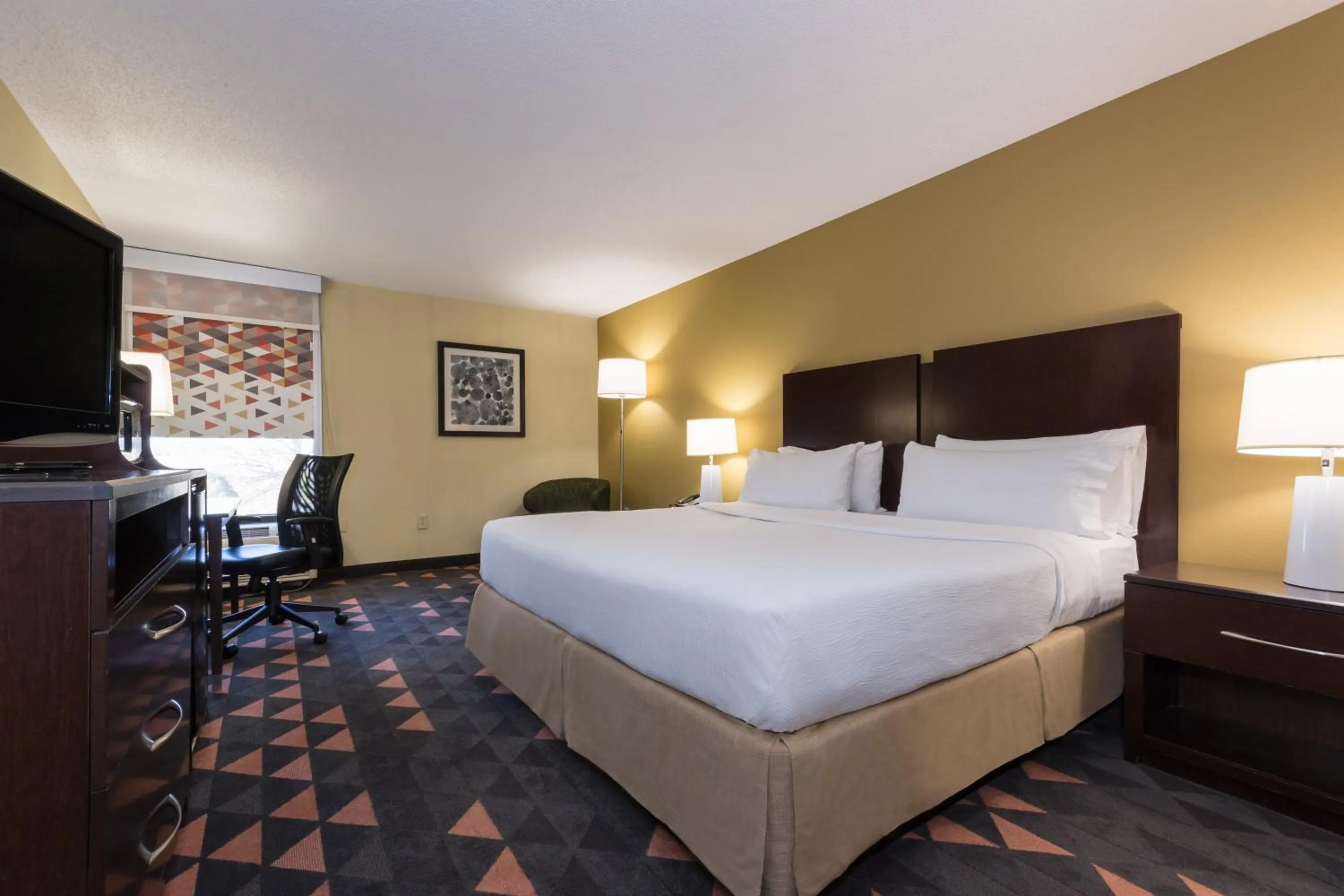 Bedroom, Bed in Holiday Inn Lumberton by IHG