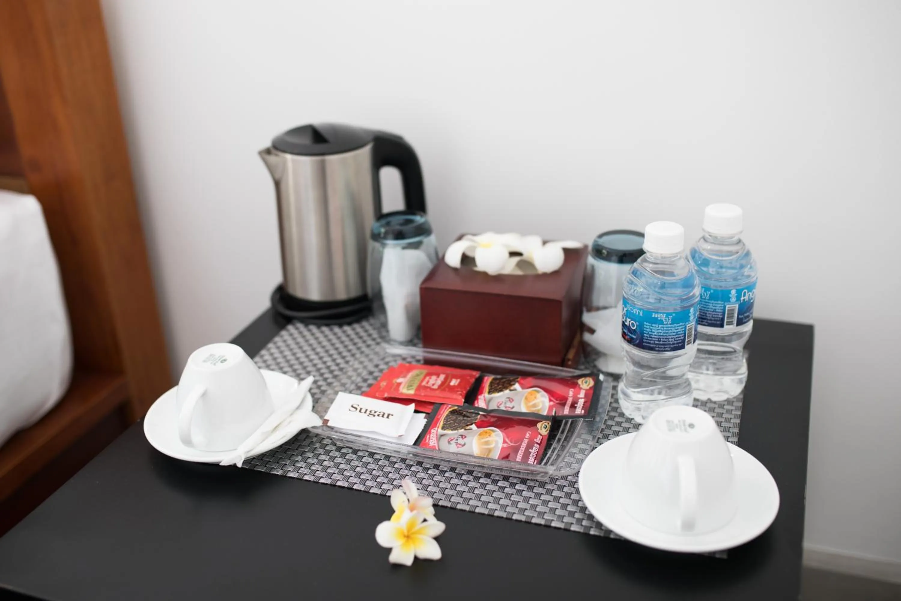 Coffee/tea facilities in Long Set Resort