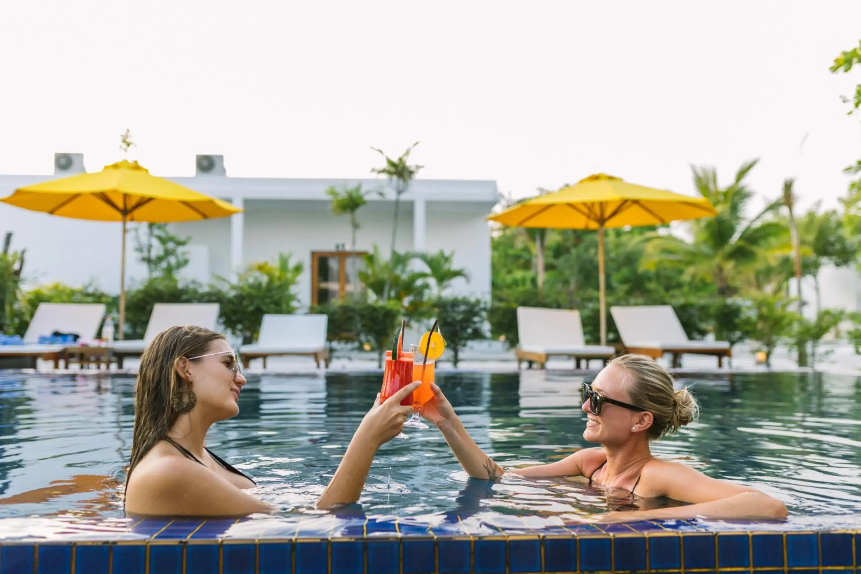 Swimming pool in Long Set Resort Swimming pool in Long Set Resort