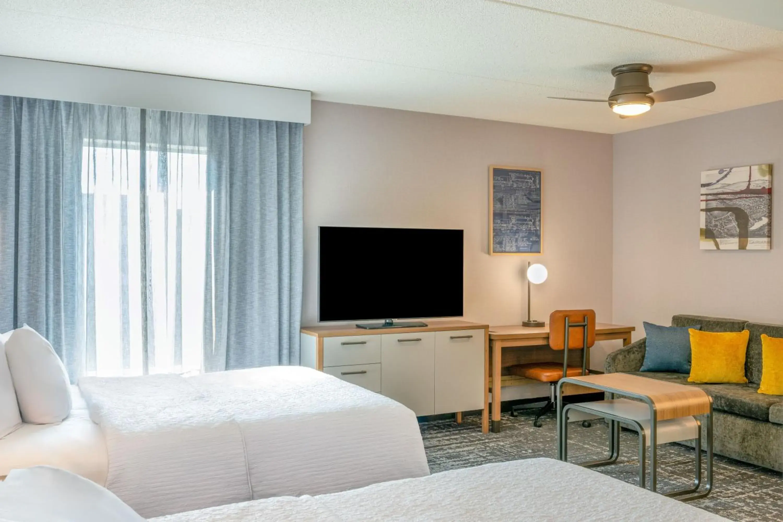 Bed in Homewood Suites by Hilton Pittsburgh-Southpointe Bed in Homewood Suites by Hilton Pittsburgh-Southpointe