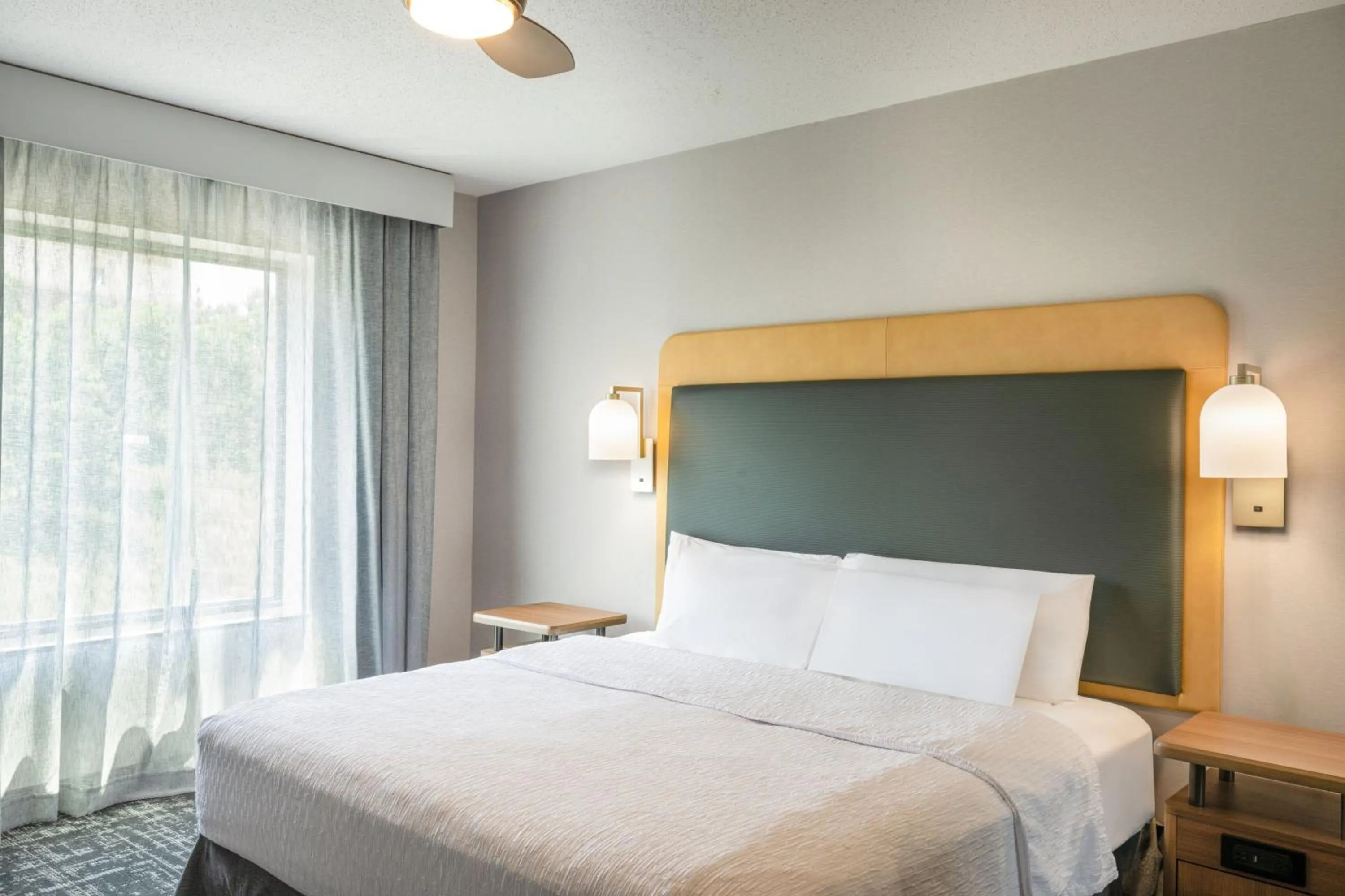Bed in Homewood Suites by Hilton Pittsburgh-Southpointe