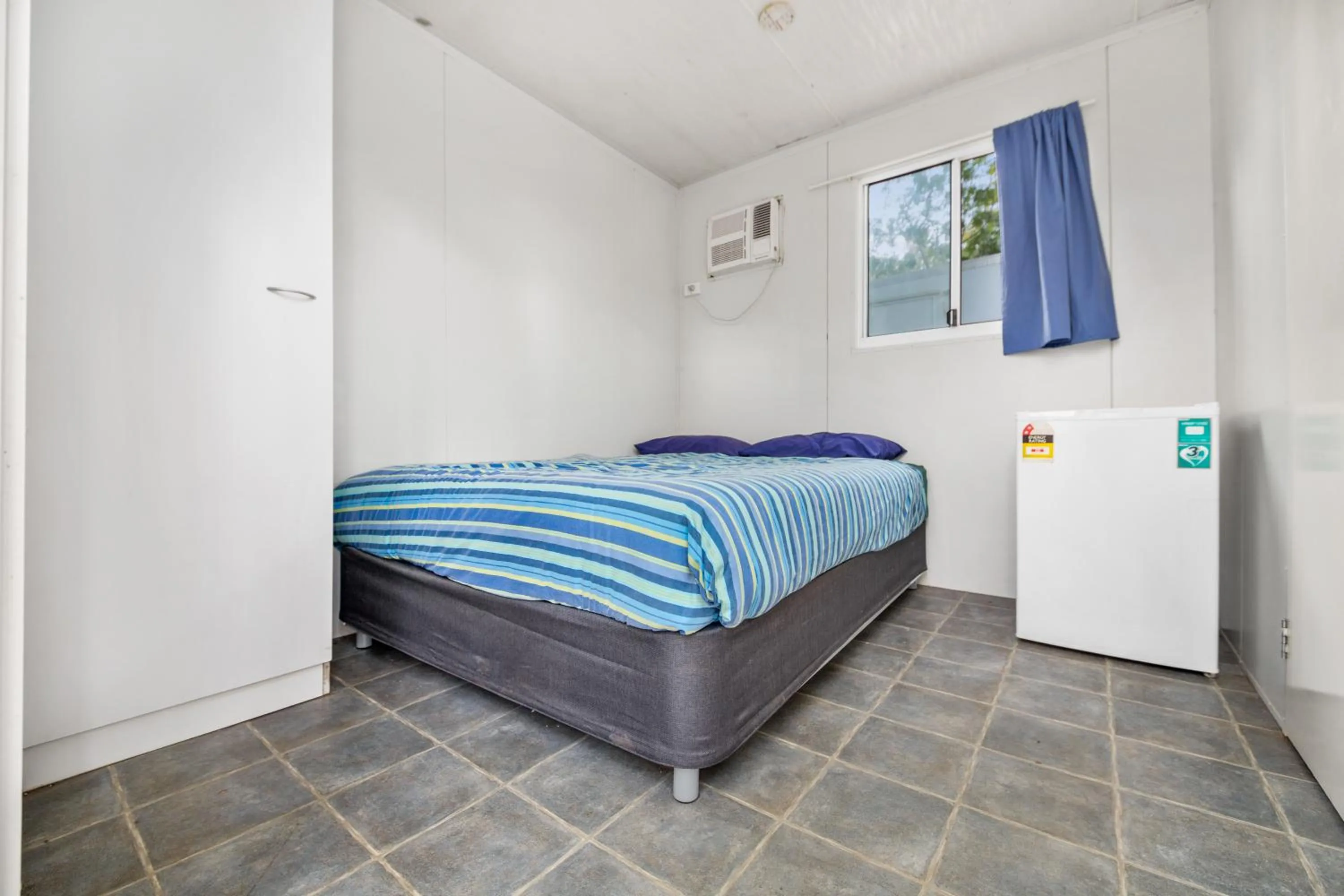 Bed in AAOK Lakes Resort and Caravan Park