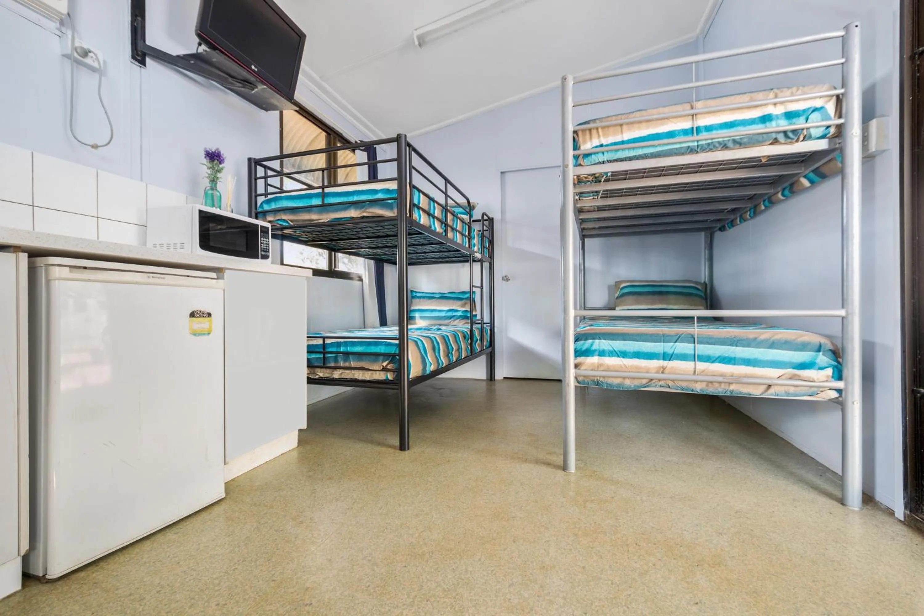 bunk bed, Bed in AAOK Lakes Resort and Caravan Park