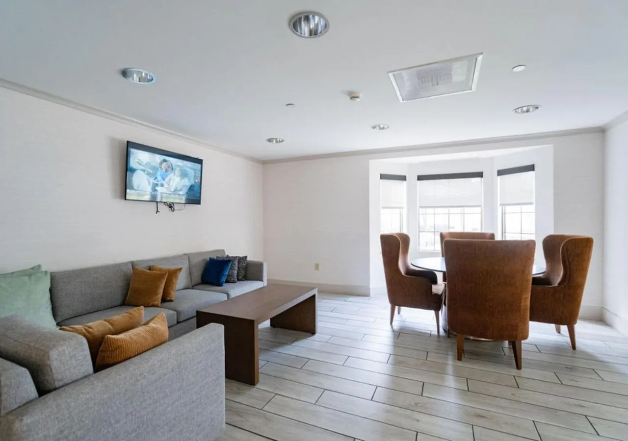 Seating area in Staybridge Suites Jackson by IHG