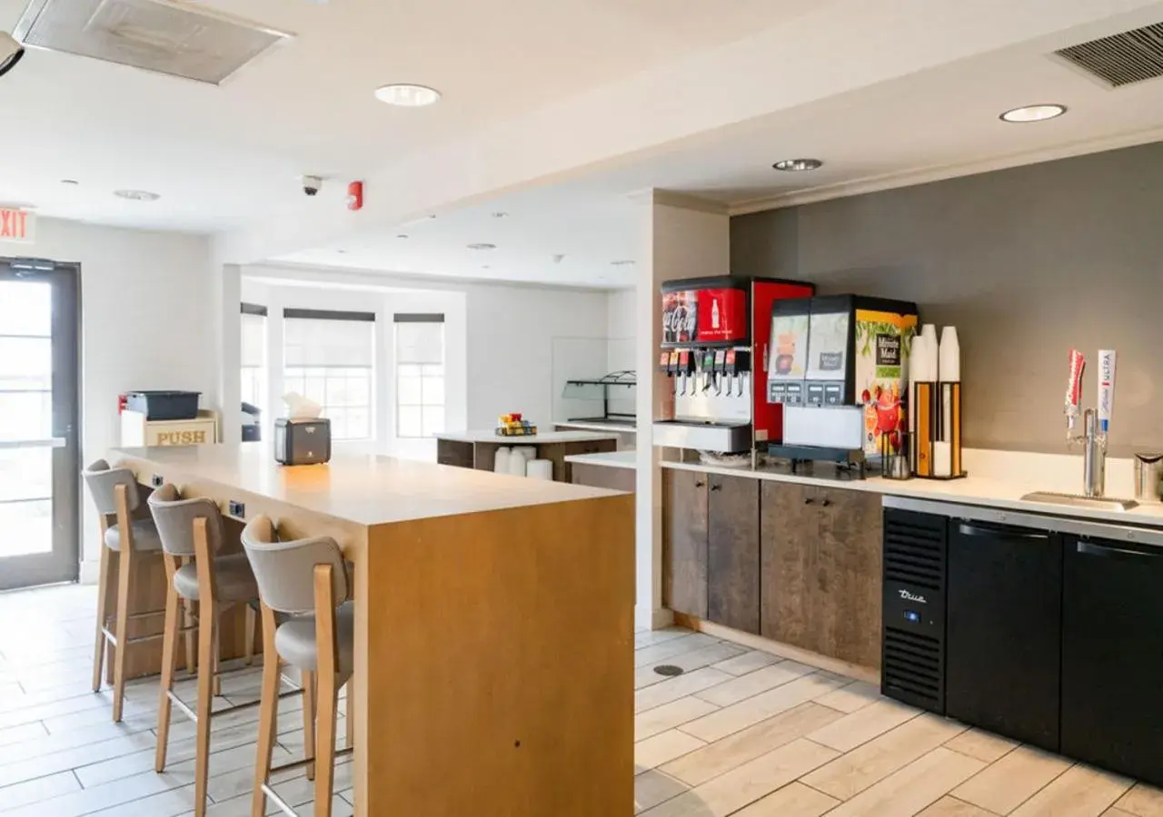 Food and drinks in Staybridge Suites Jackson by IHG Food and drinks in Staybridge Suites Jackson by IHG