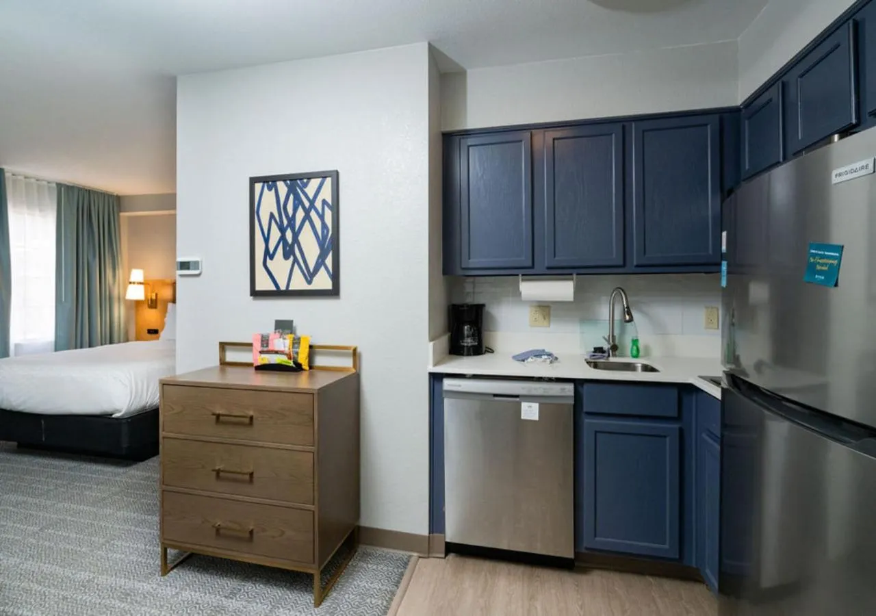 Kitchen or kitchenette, Bed in Staybridge Suites Jackson by IHG
