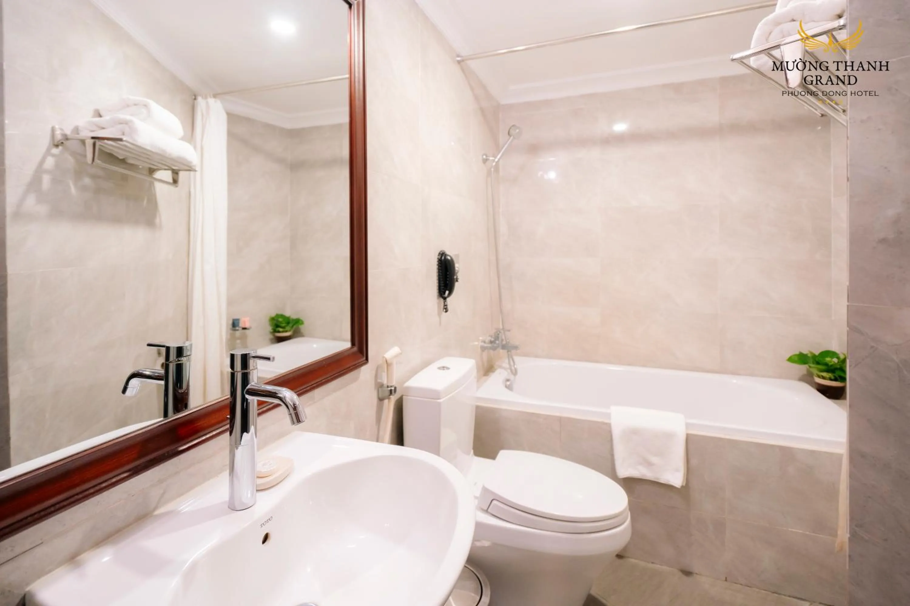 Toilet in Muong Thanh Grand Phuong Dong