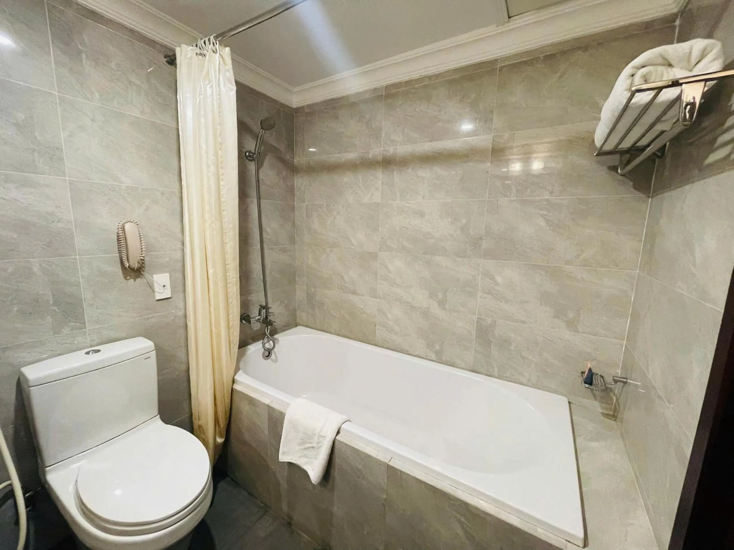 Shower in Muong Thanh Grand Phuong Dong