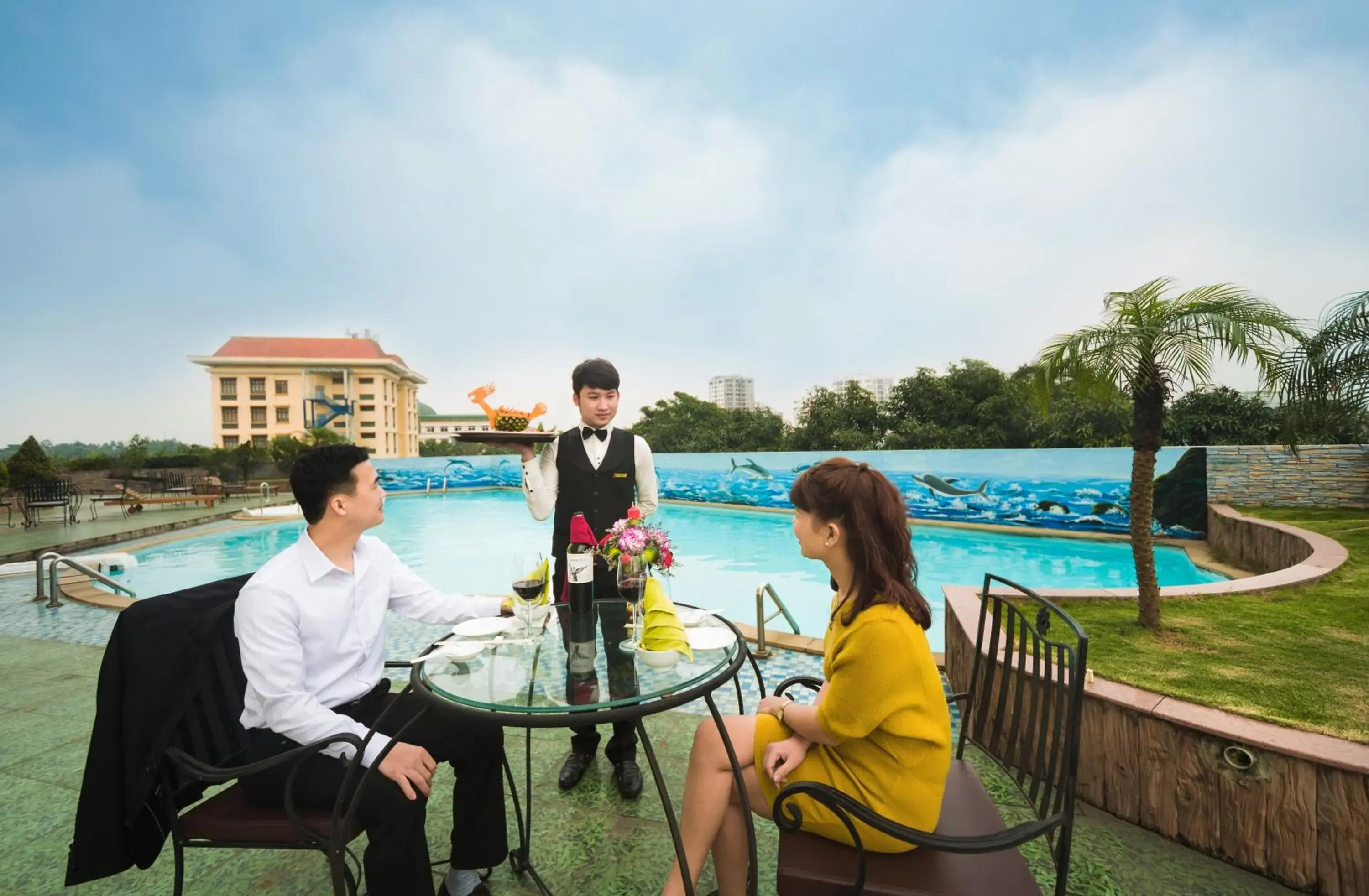 Pool view in Muong Thanh Grand Phuong Dong Pool view in Muong Thanh Grand Phuong Dong