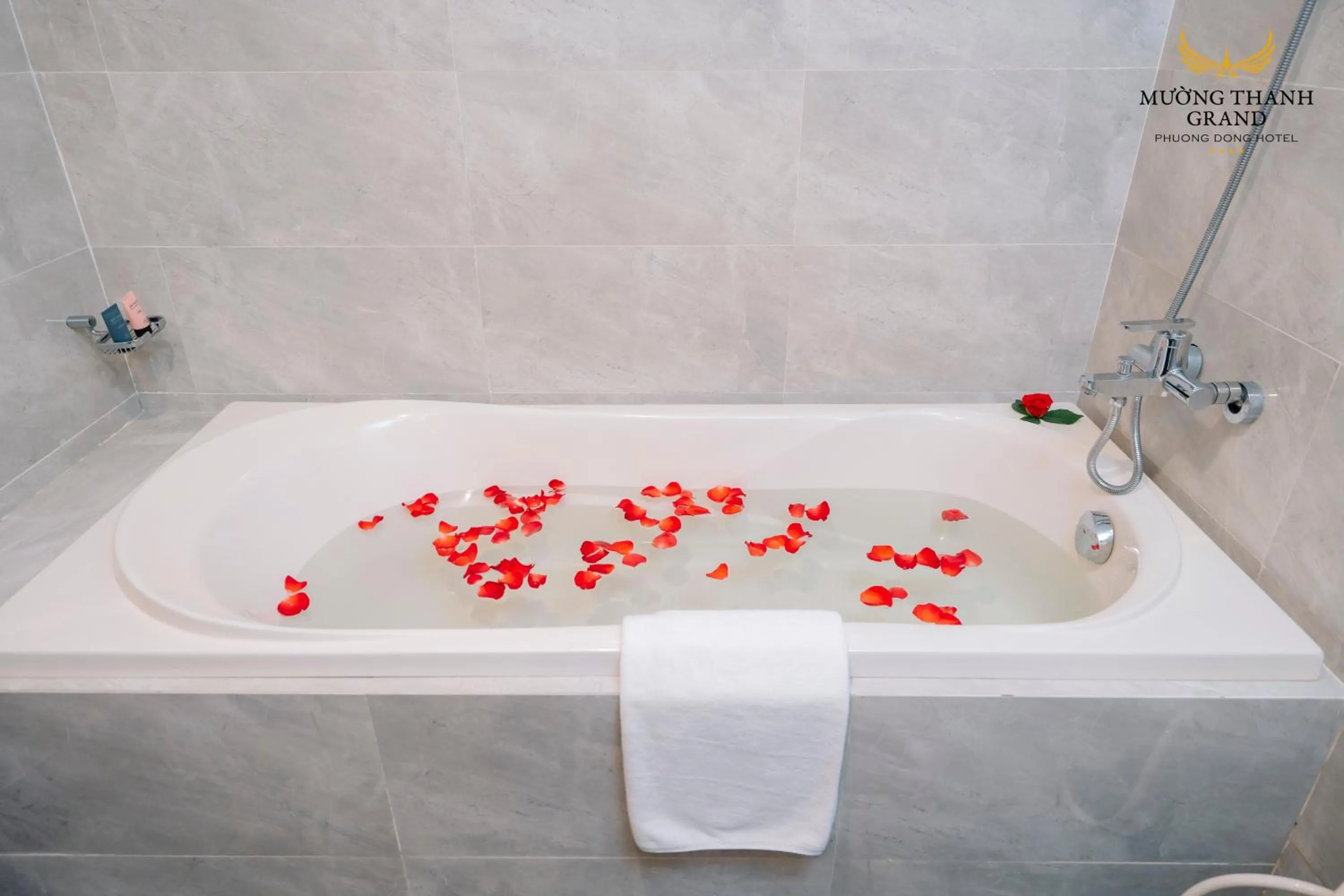 Bath in Muong Thanh Grand Phuong Dong