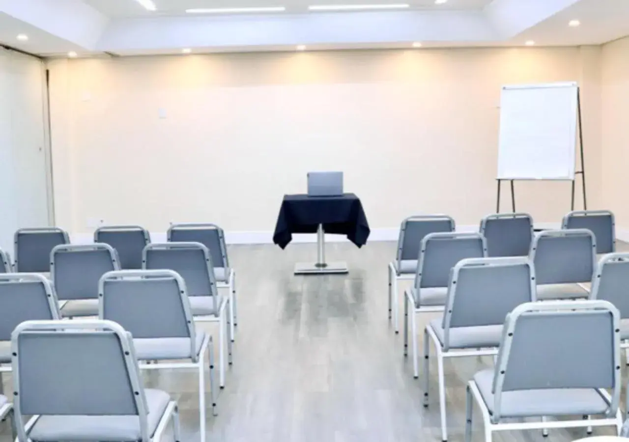 Property building in Hotel Adrianópolis All Suites Property building in Hotel Adrianópolis All Suites