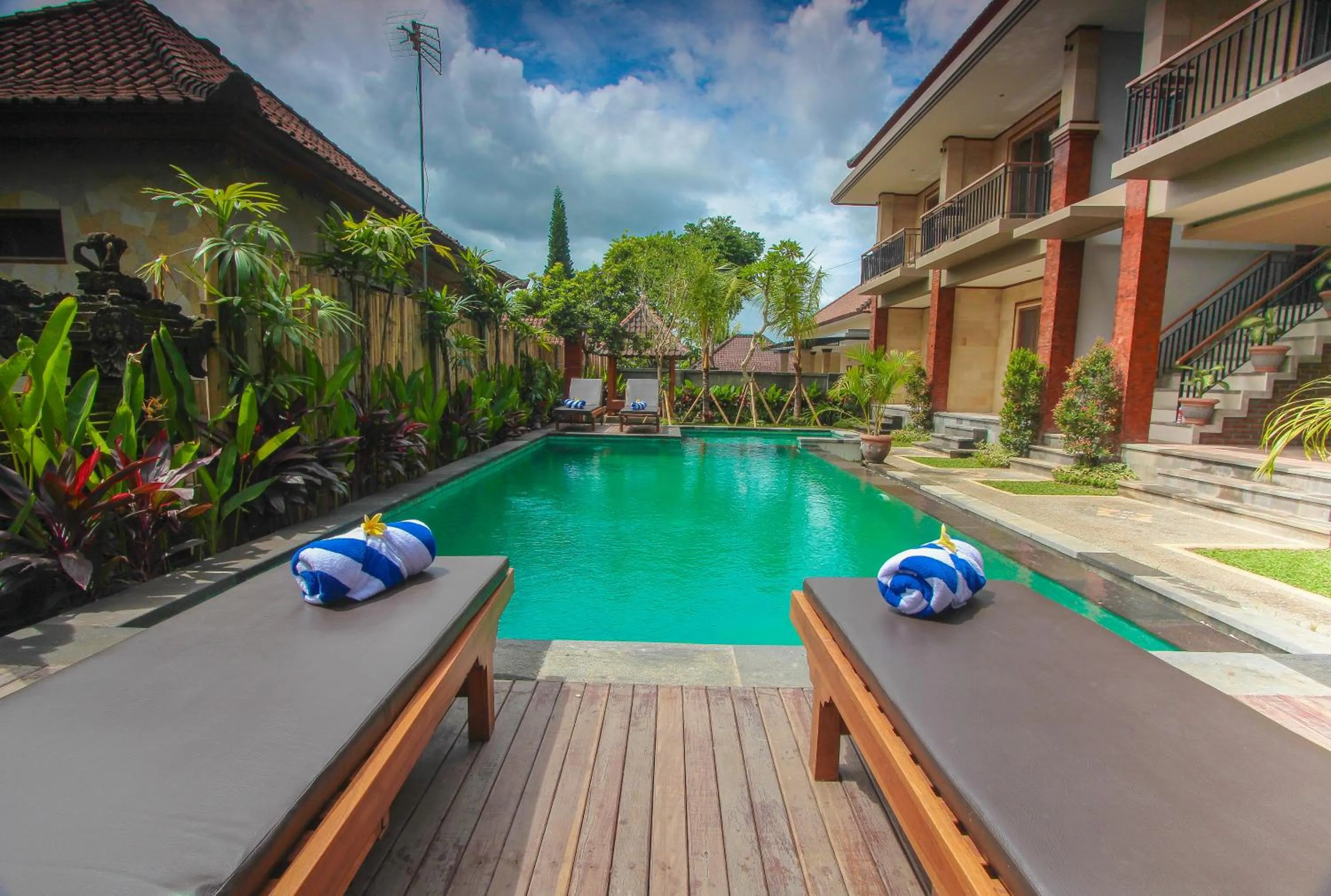 Swimming pool in Batu Empug Ubud by Mahaputra