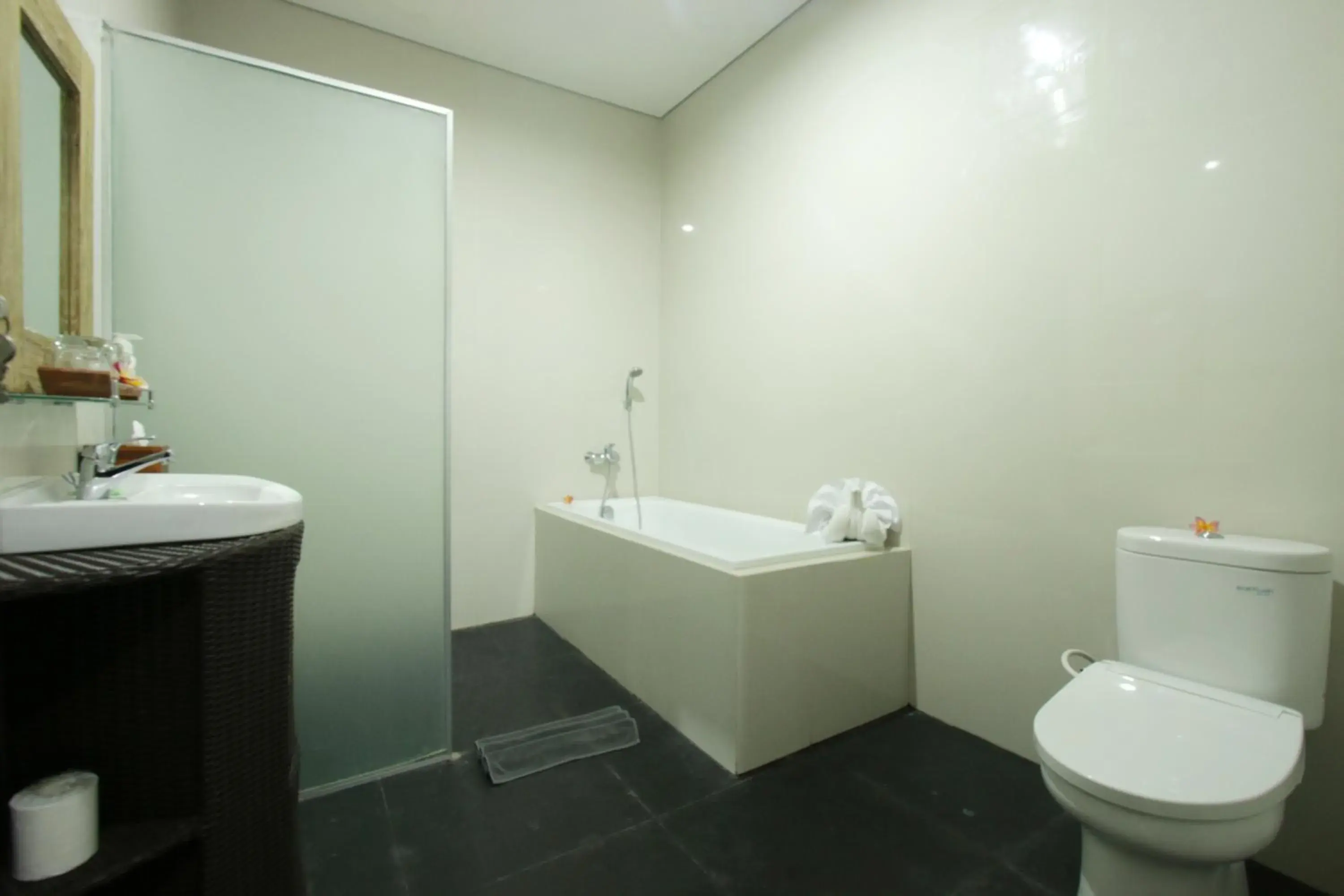 Bathroom in Batu Empug Ubud by Mahaputra Bathroom in Batu Empug Ubud by Mahaputra