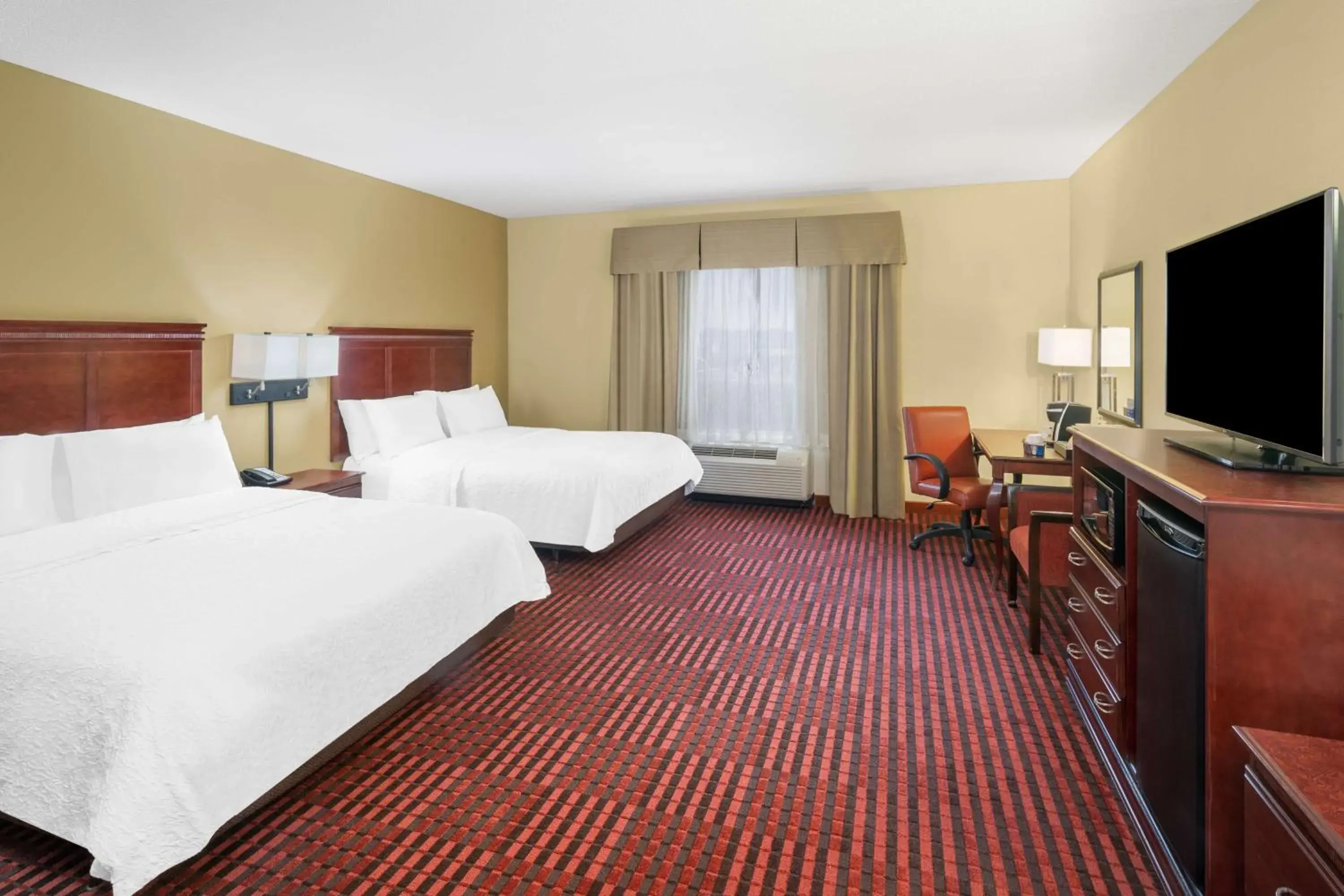 Bed in Hampton Inn Covington Bed in Hampton Inn Covington