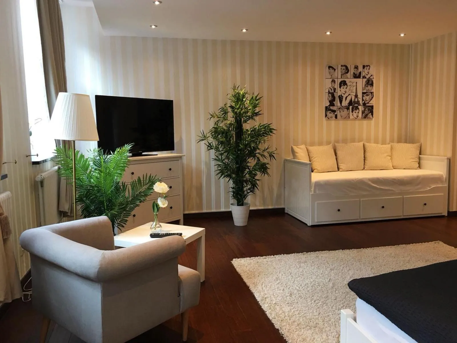 Bed in Aparthotel C'est la vie