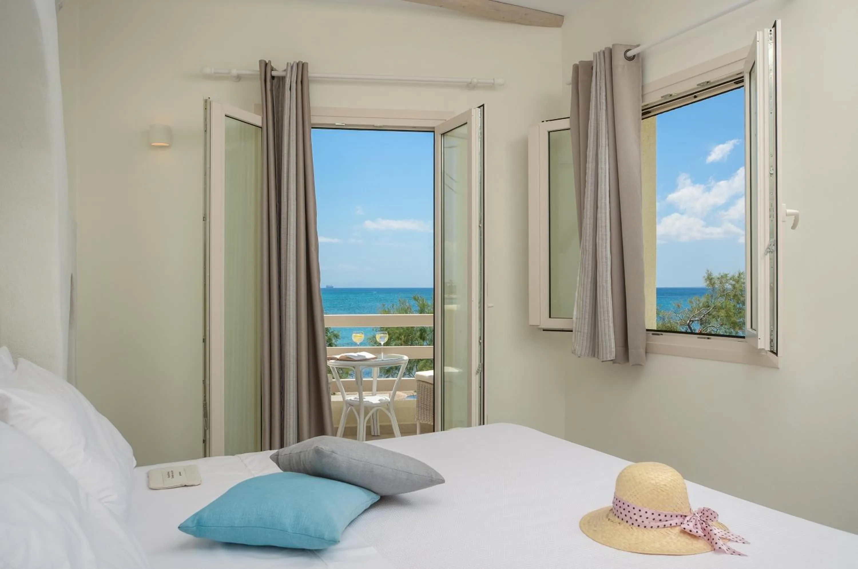 Photo of the whole room, Bed in Angel Suites