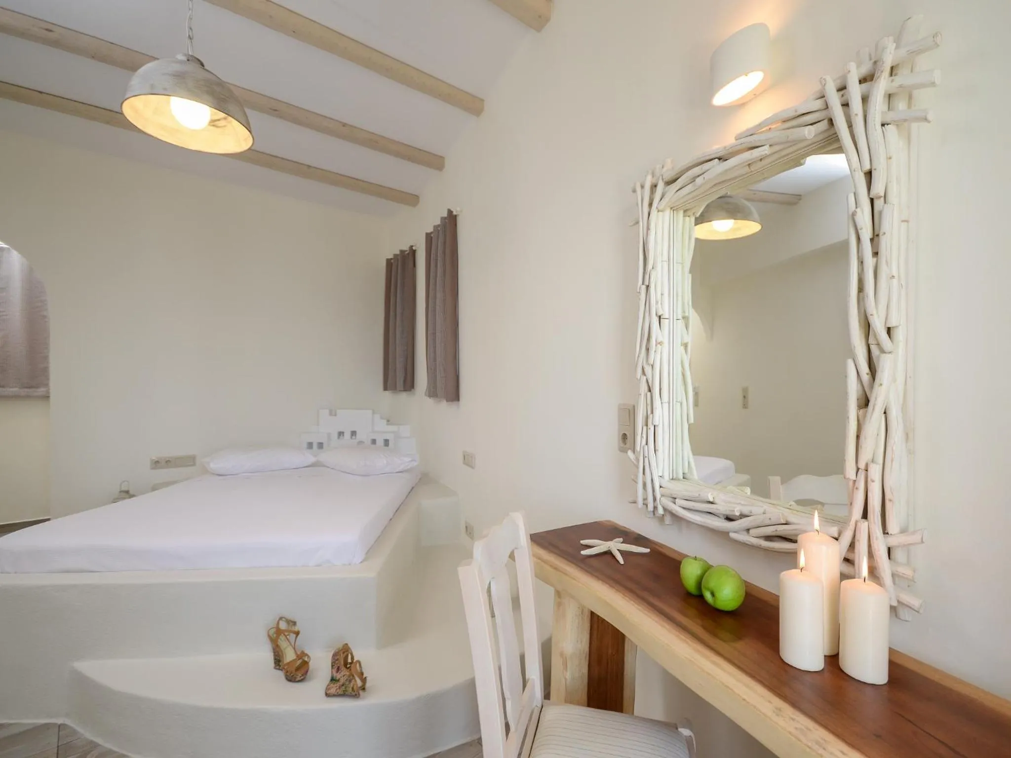 Photo of the whole room, Bed in Angel Suites