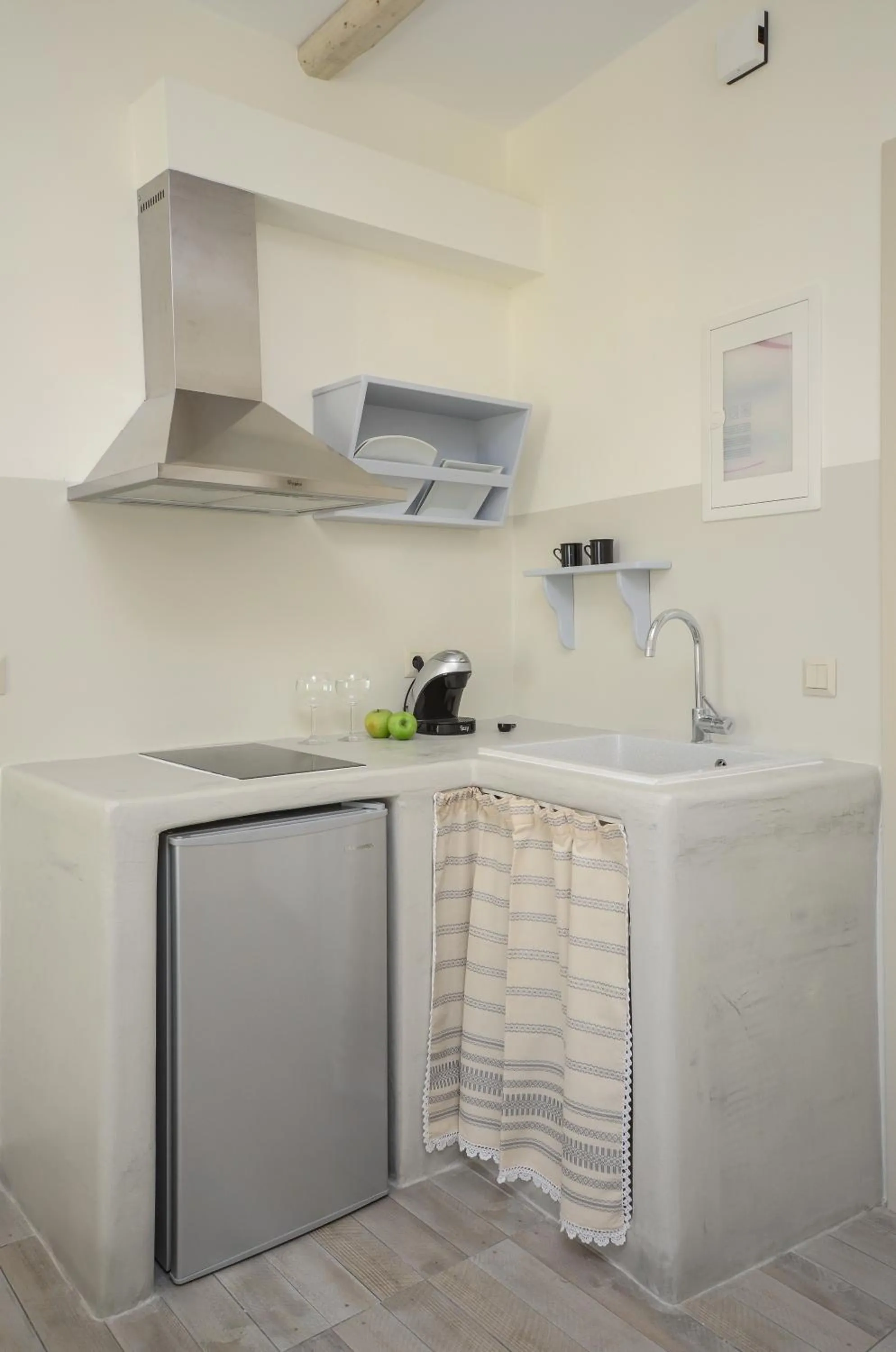Kitchen or kitchenette in Angel Suites