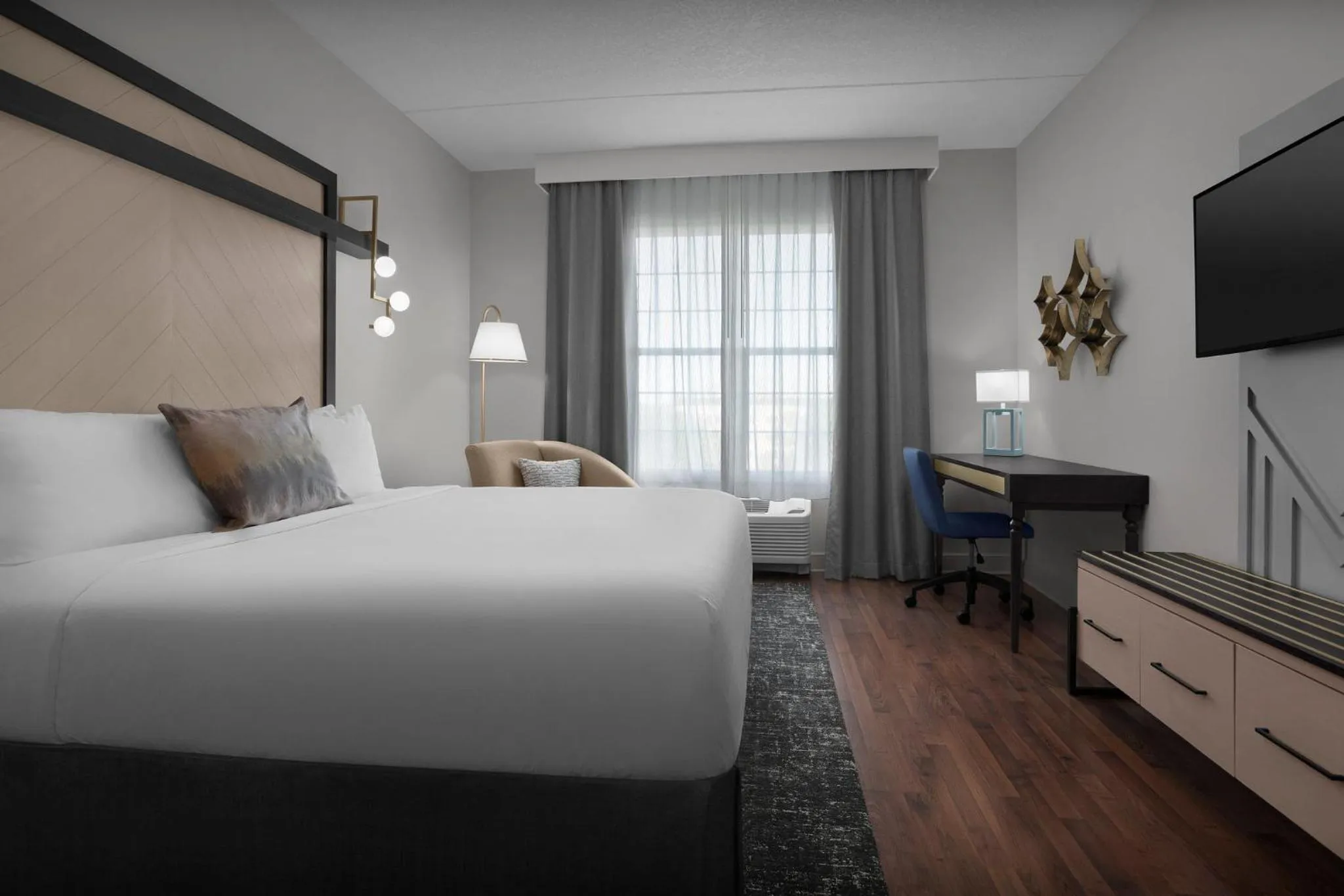 Photo of the whole room, Bed in Hotel Indigo Jacksonville-Deerwood Park by IHG