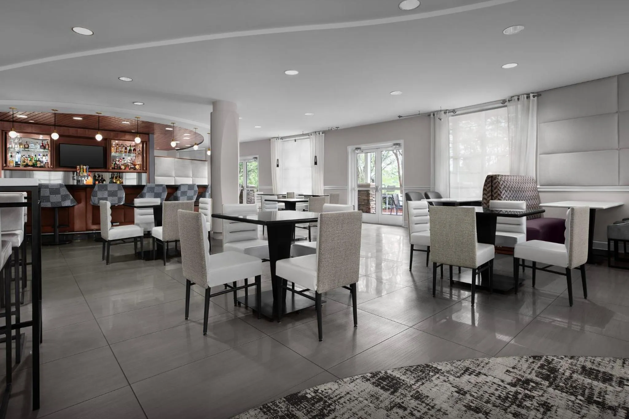 Restaurant/places to eat in Hotel Indigo Jacksonville-Deerwood Park by IHG