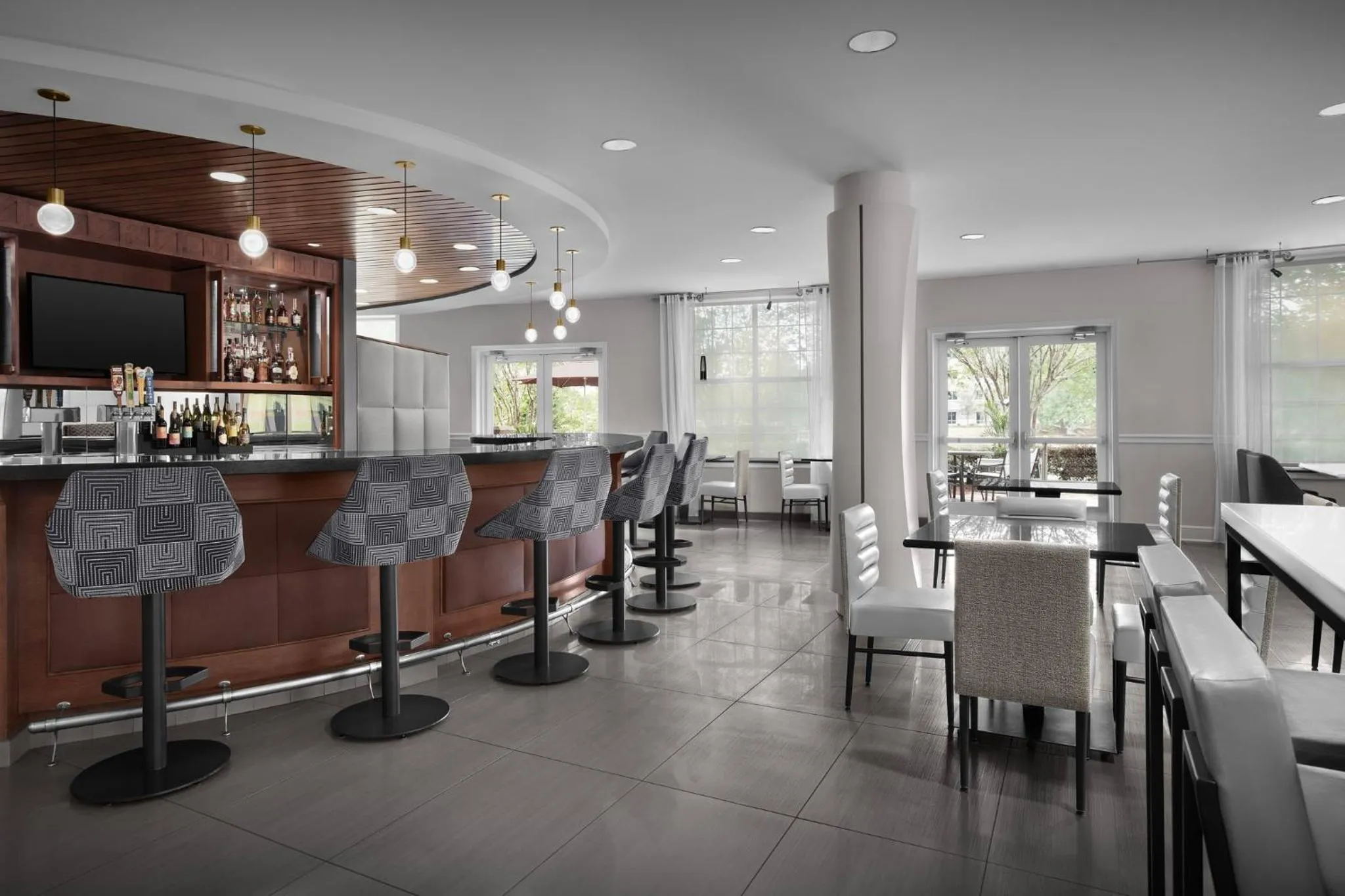 Restaurant/places to eat in Hotel Indigo Jacksonville-Deerwood Park by IHG