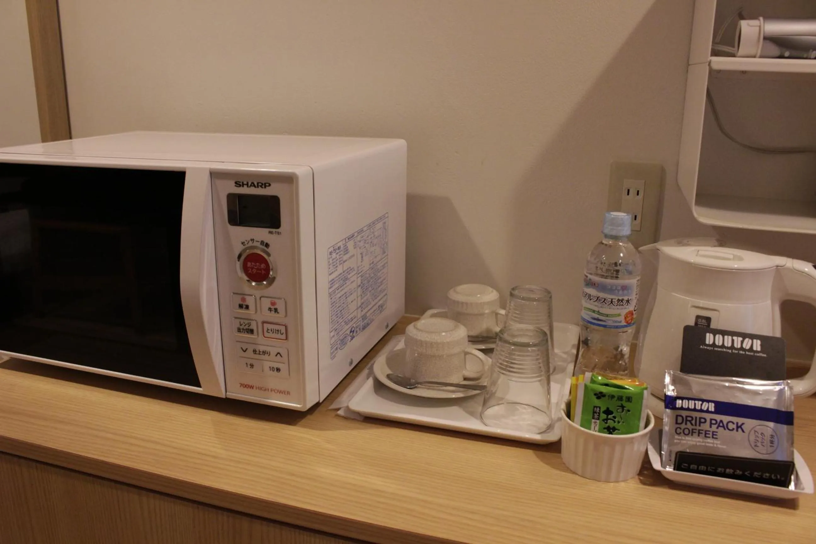 Coffee/tea facilities in HOTEL ATLAS Shinkabukicho (Adult Only)