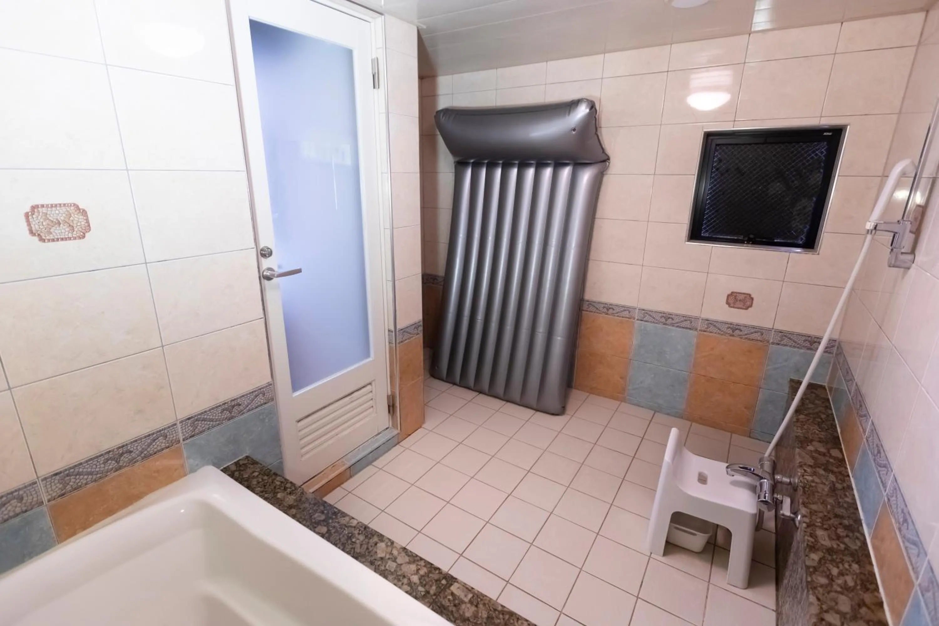 Shower in HOTEL ATLAS Shinkabukicho (Adult Only)