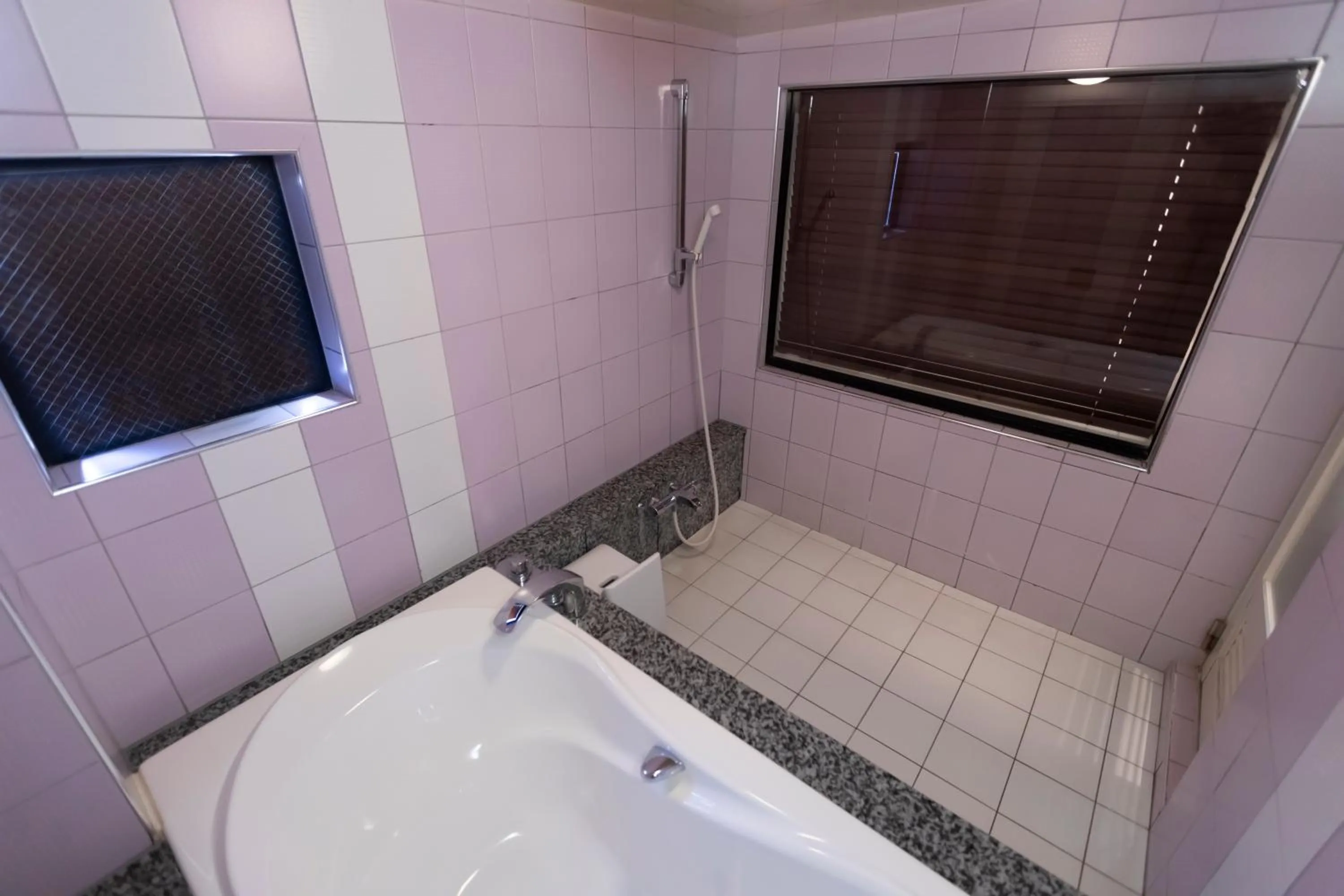 Shower in HOTEL ATLAS Shinkabukicho (Adult Only)