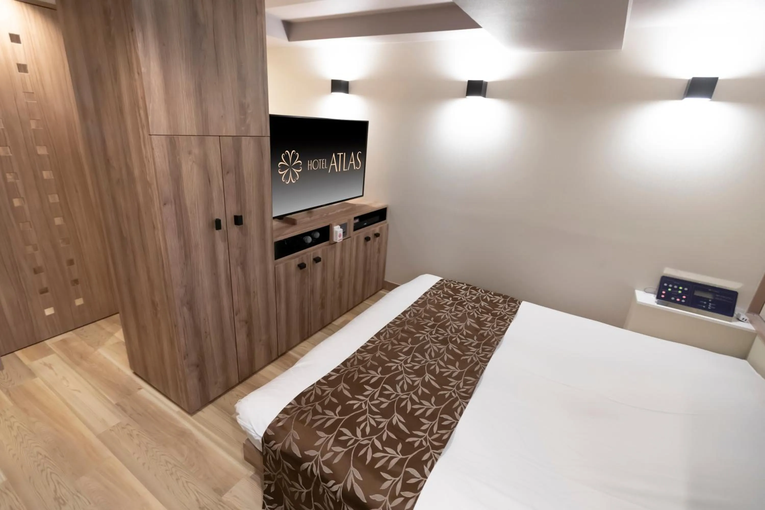 Bedroom, Bed in HOTEL ATLAS Shinkabukicho (Adult Only)