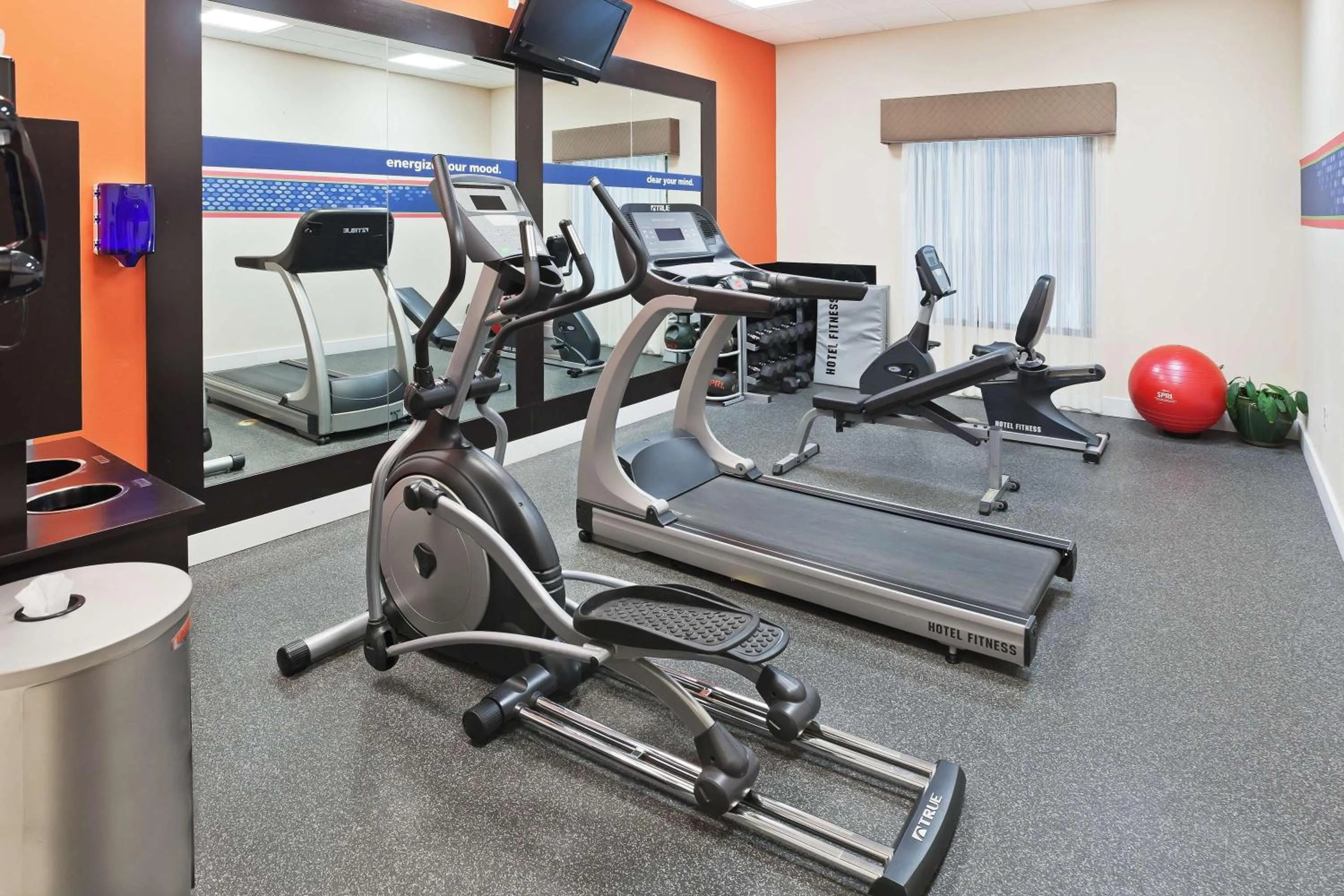Fitness centre/facilities in Hampton Inn & Suites Dumas
