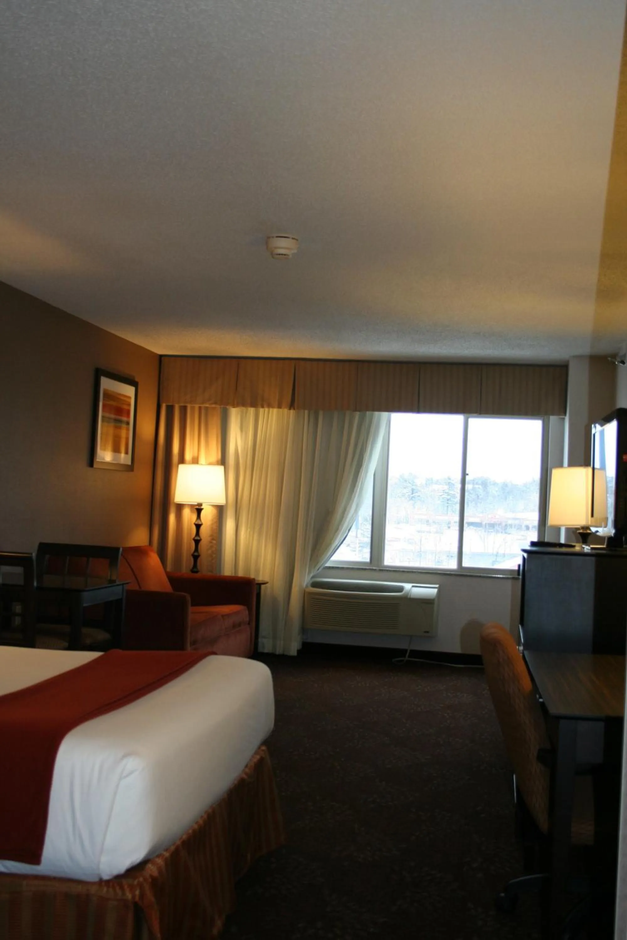 Photo of the whole room, Bed in Holiday Inn Express Houghton-Keweenaw by IHG
