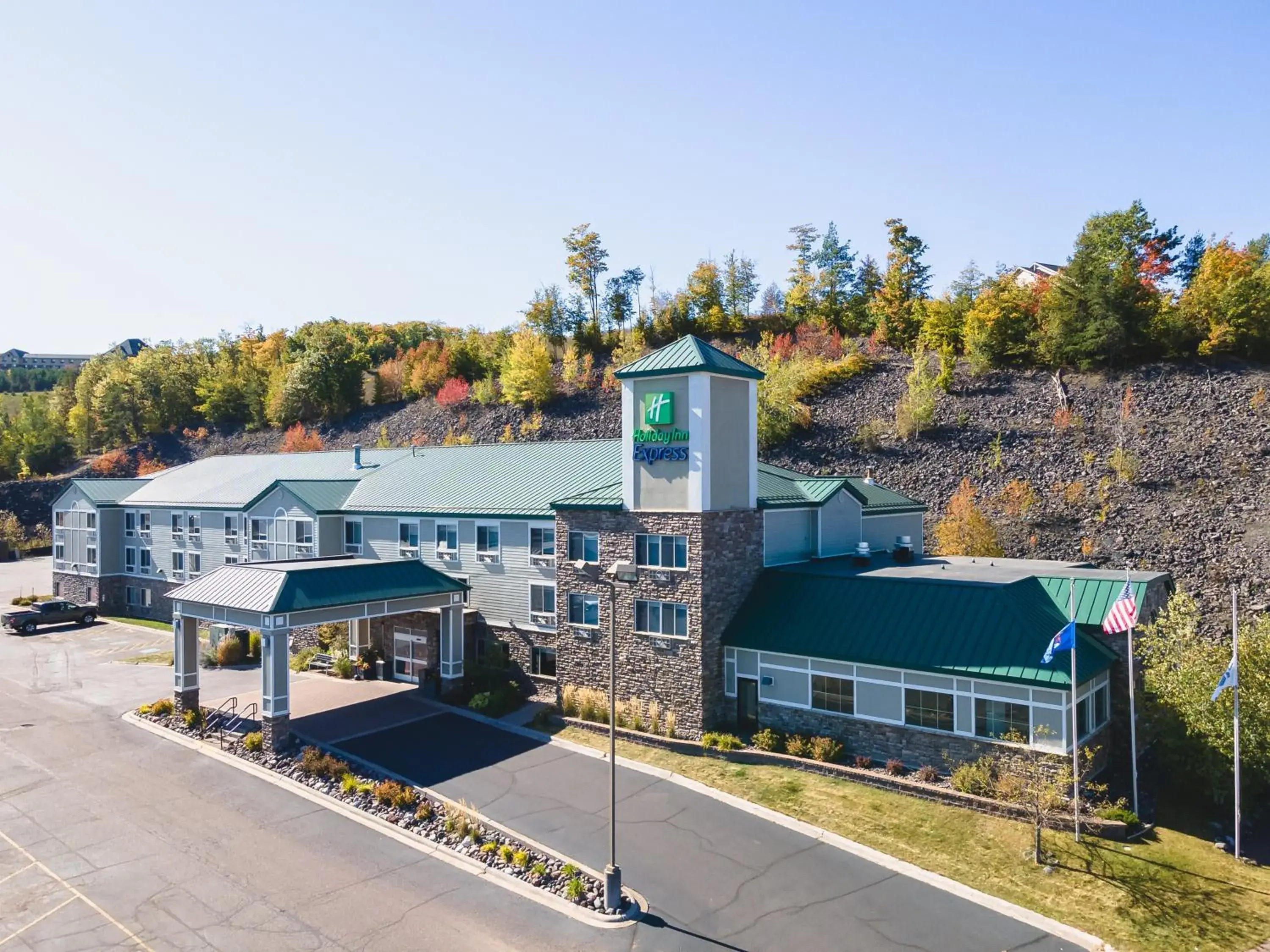 Property building in Holiday Inn Express Houghton-Keweenaw by IHG Property building in Holiday Inn Express Houghton-Keweenaw by IHG