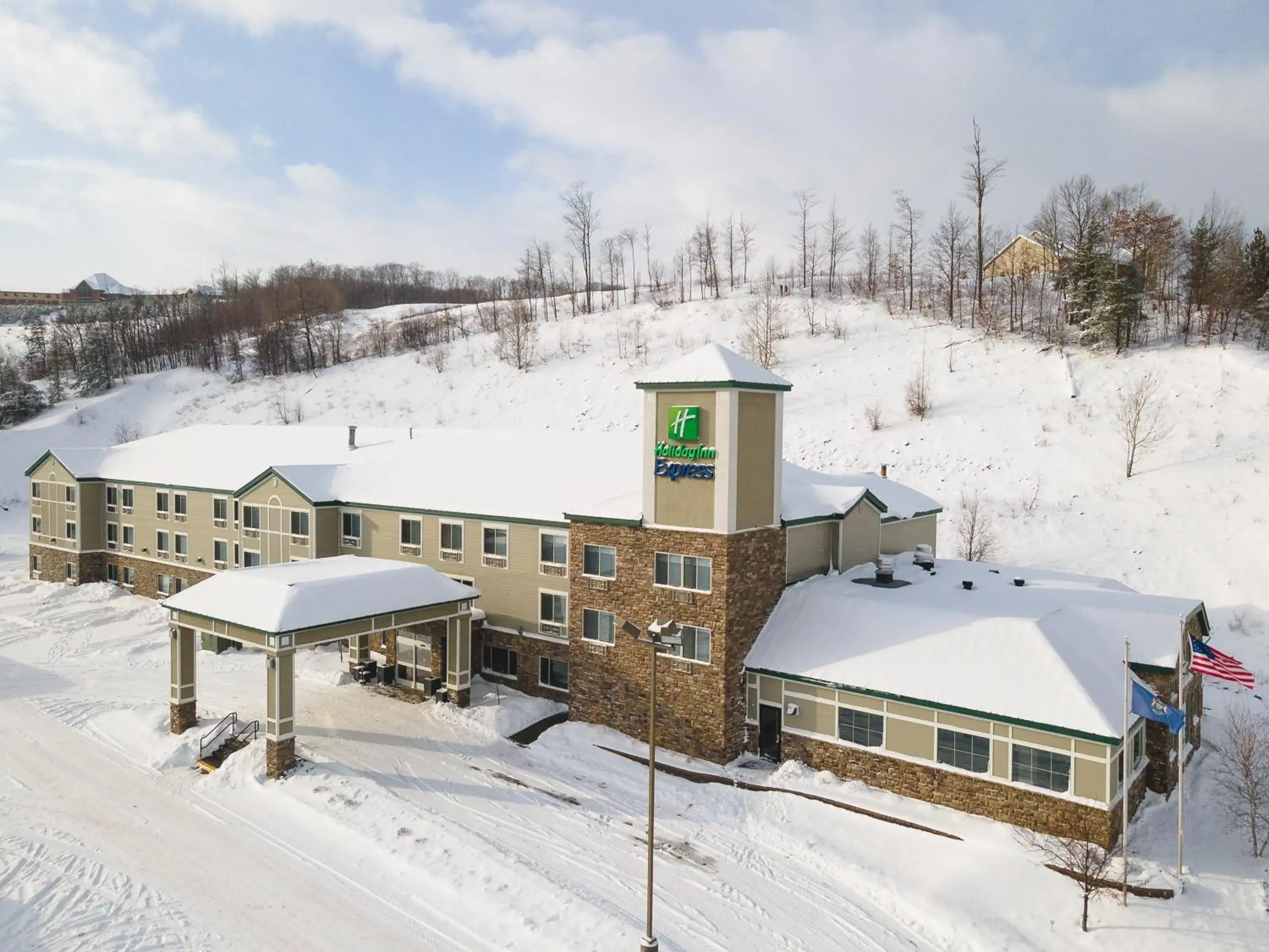 Property building in Holiday Inn Express Houghton-Keweenaw by IHG Property building in Holiday Inn Express Houghton-Keweenaw by IHG