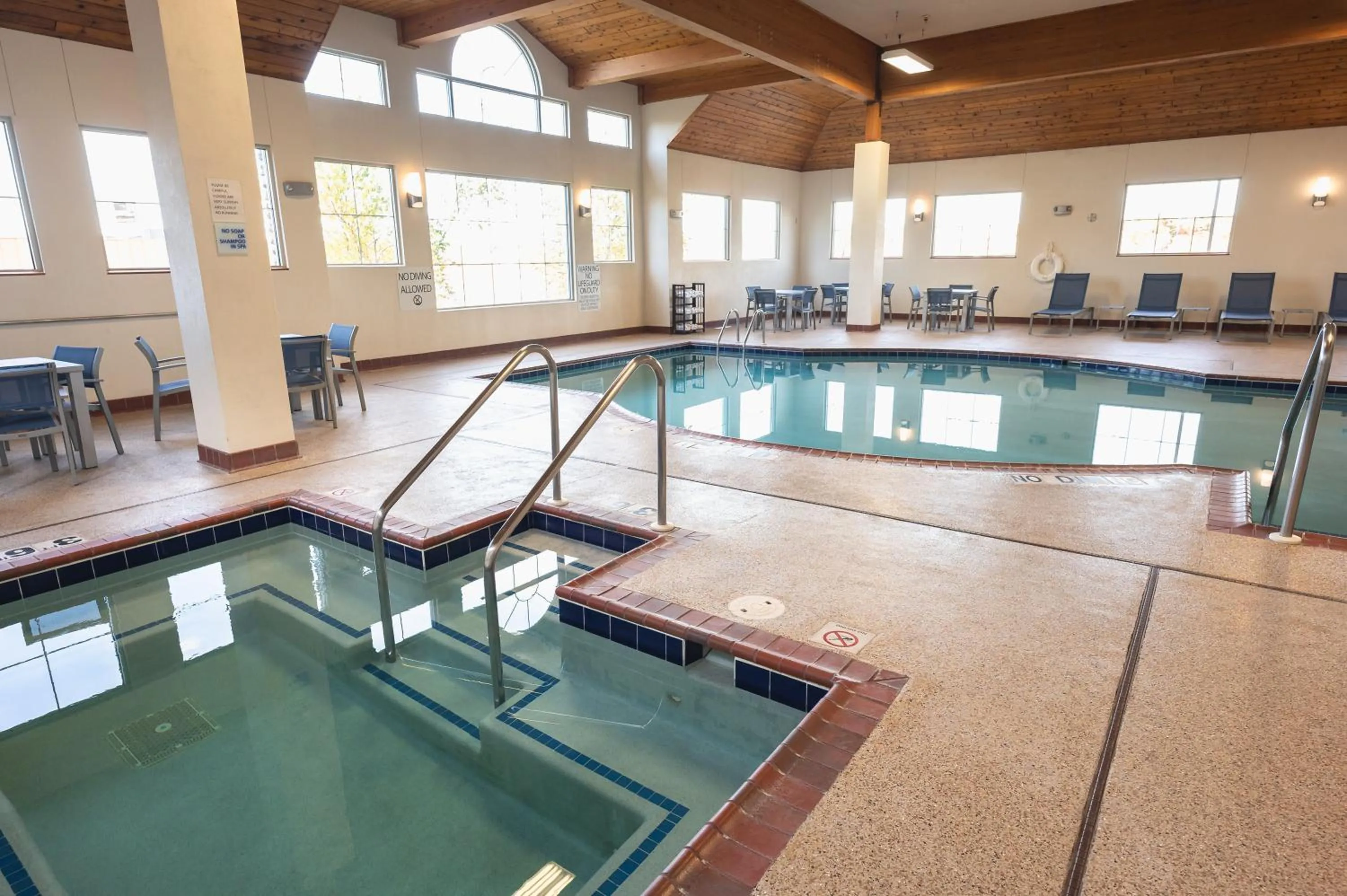Hot Tub in Holiday Inn Express Houghton-Keweenaw by IHG