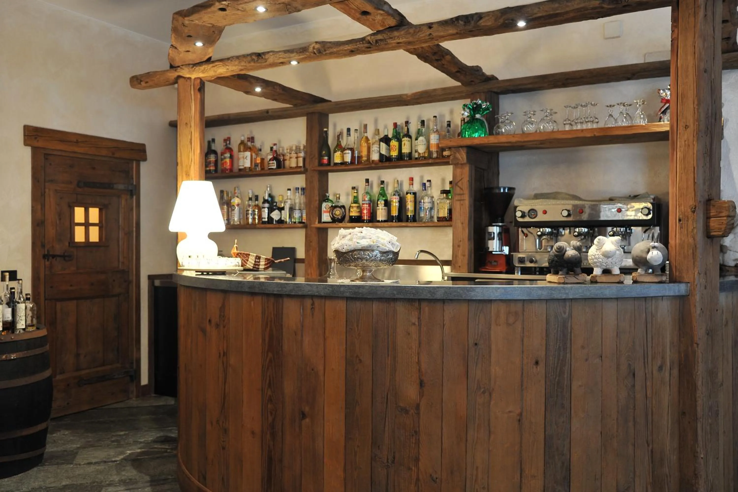 Lounge or bar in Hotel & Restaurant Le Charaban