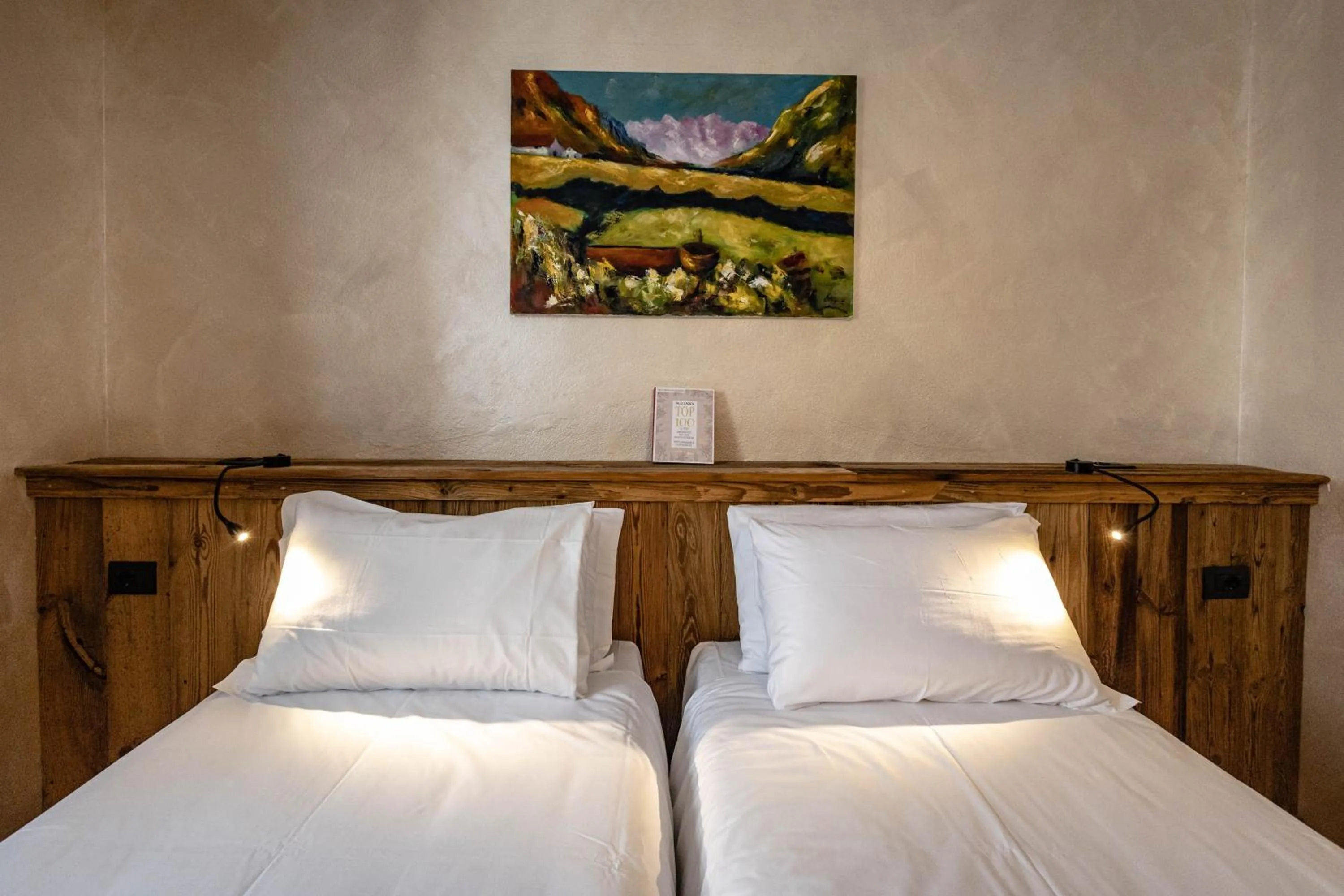 Bedroom, Bed in Hotel & Restaurant Le Charaban