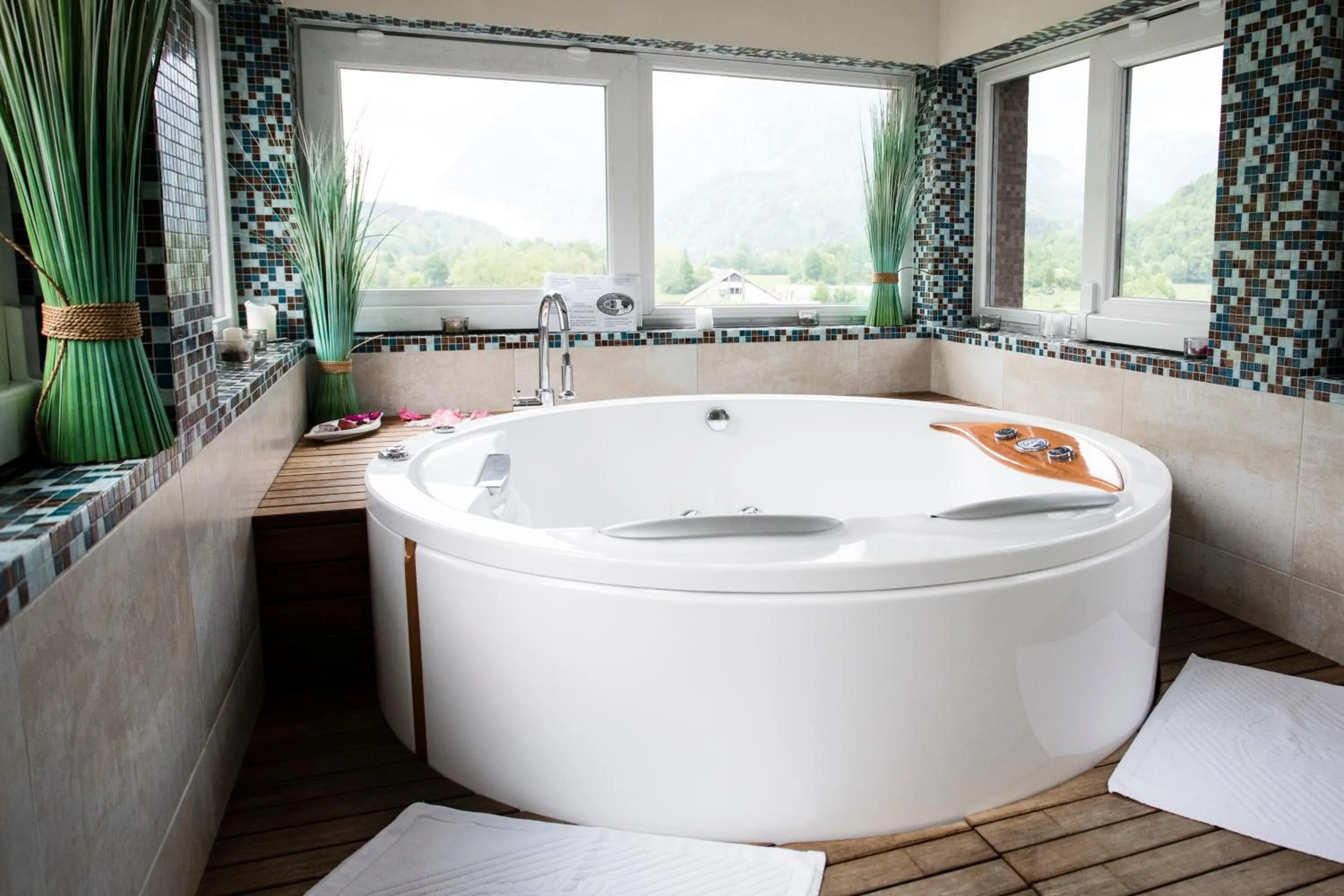 Hot Tub in Hotel Mangart