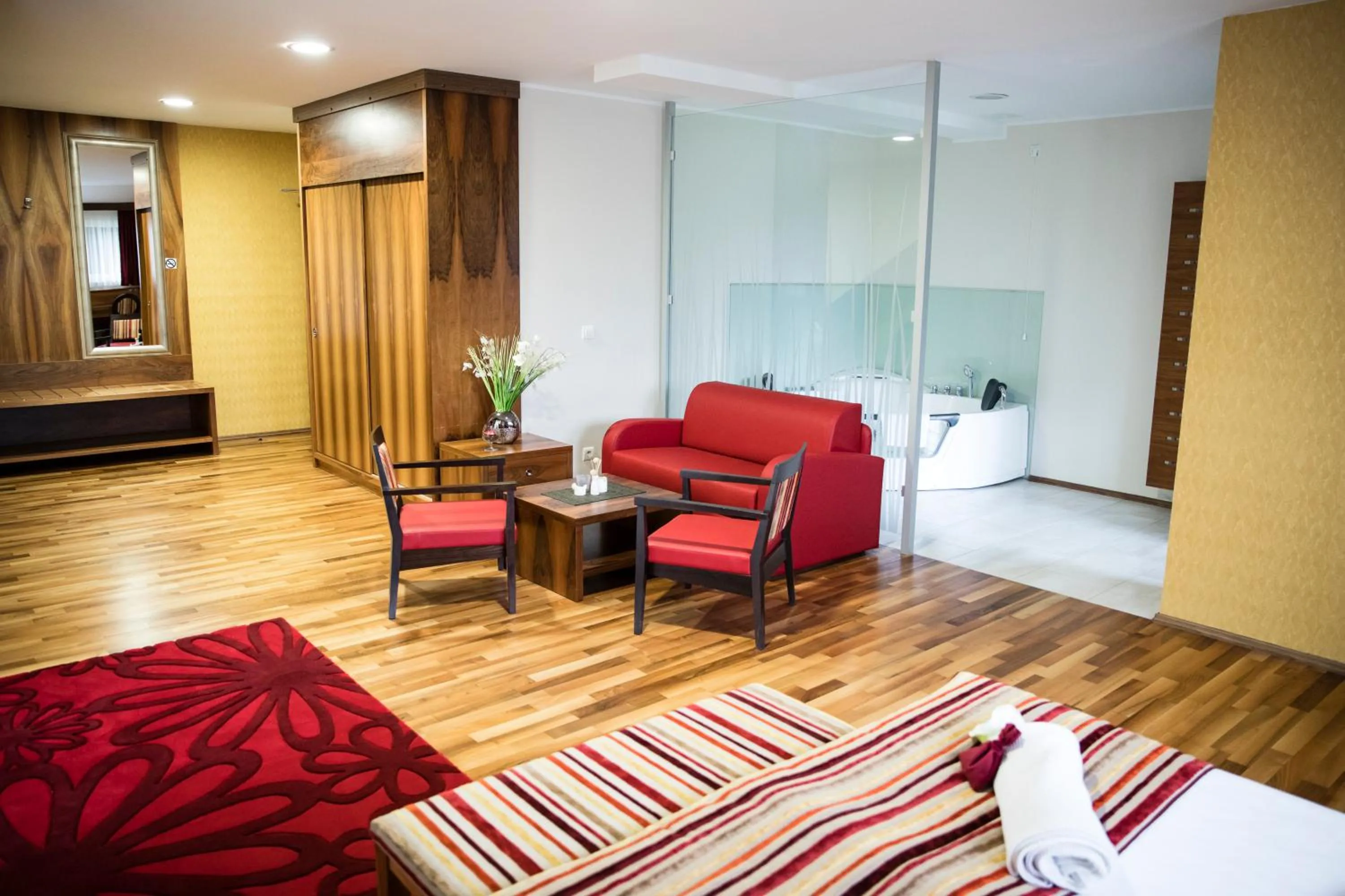 Photo of the whole room in Hotel Mangart