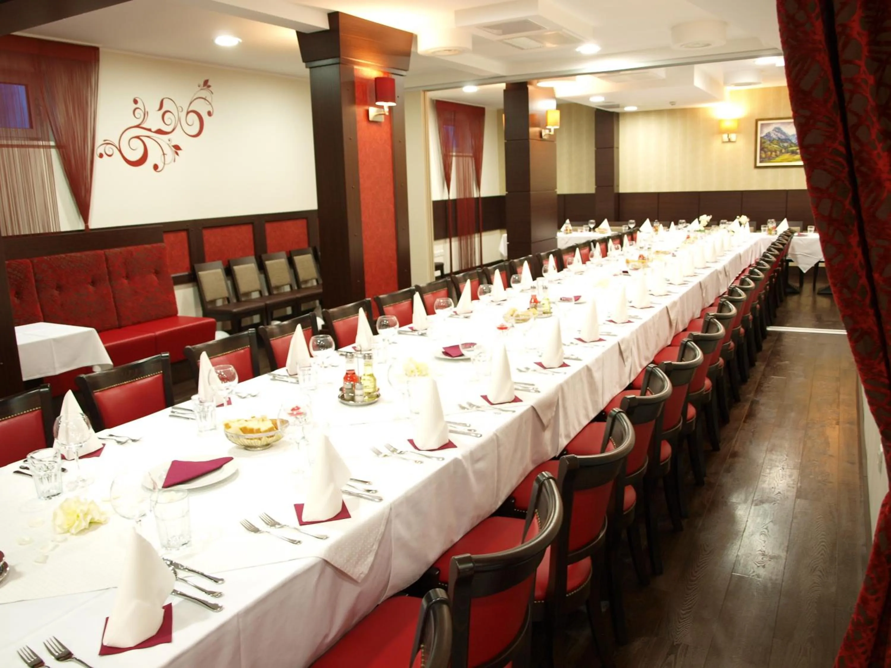 Restaurant/places to eat in Hotel Mangart