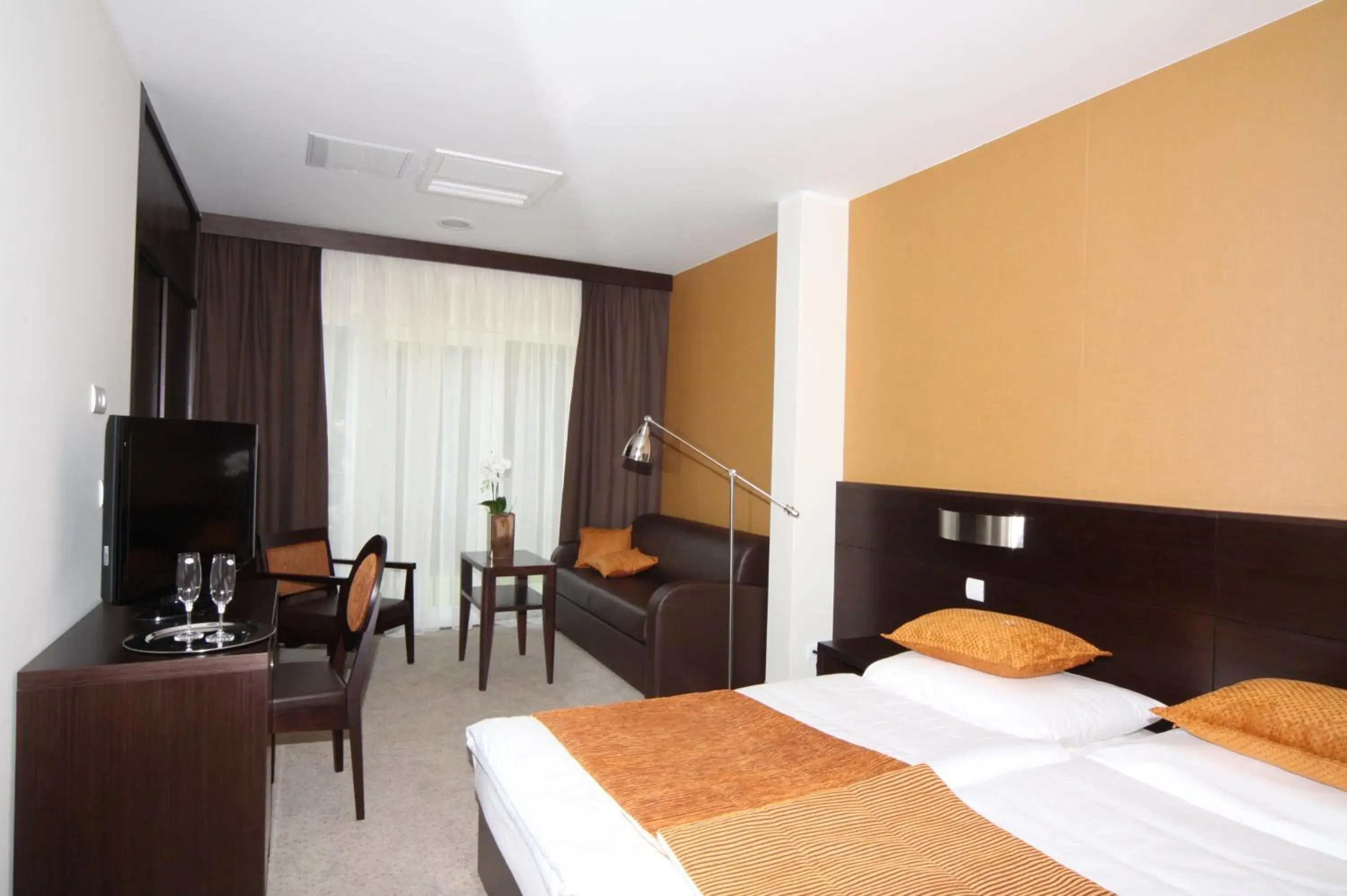 Bed in Hotel Mangart Bed in Hotel Mangart