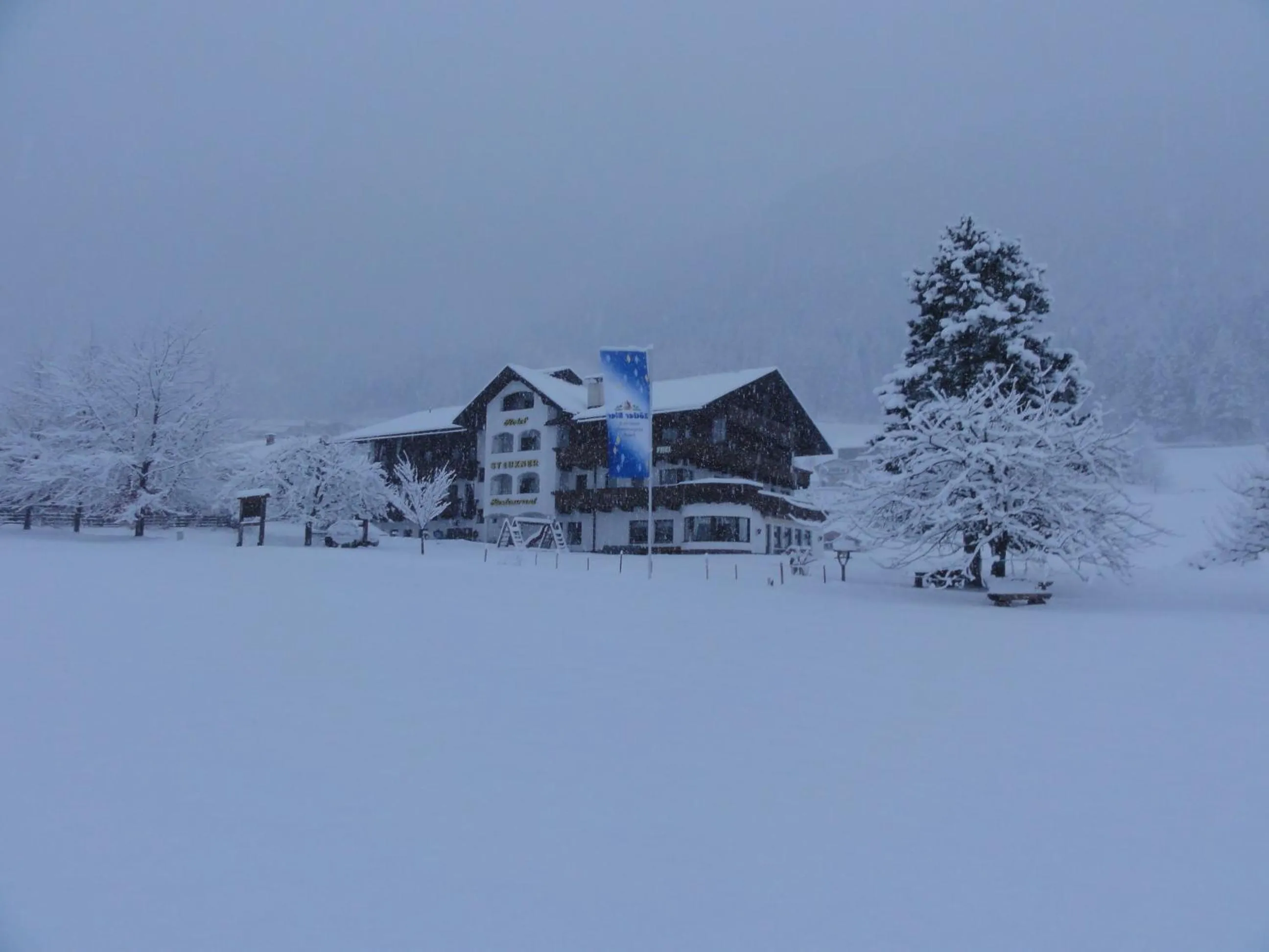 Facade/entrance in Hotel Steuxner