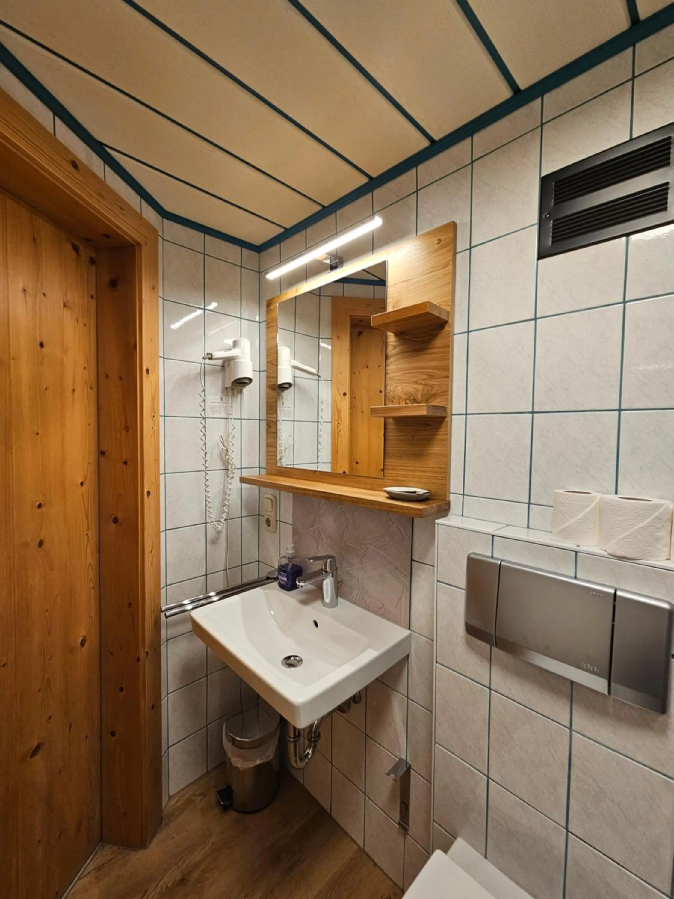 Bathroom in Landhotel Lacknerhof