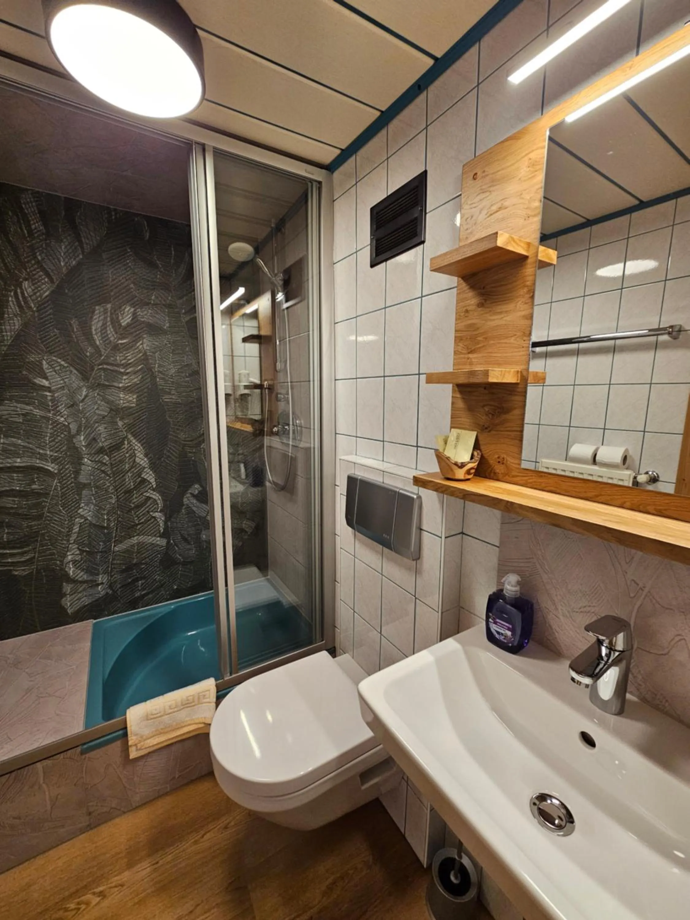 Bathroom in Landhotel Lacknerhof