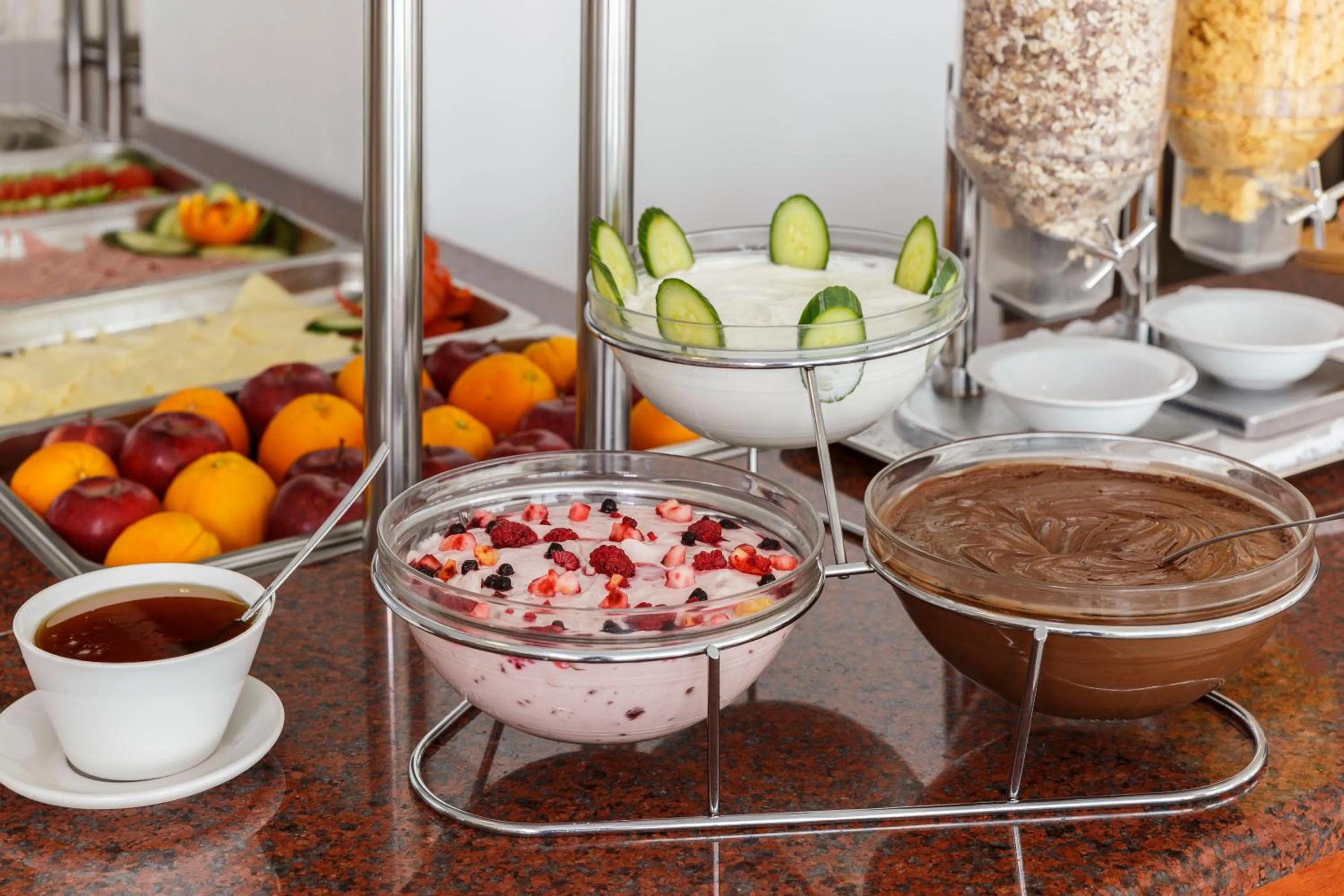 Restaurant/places to eat in Athena Hotel