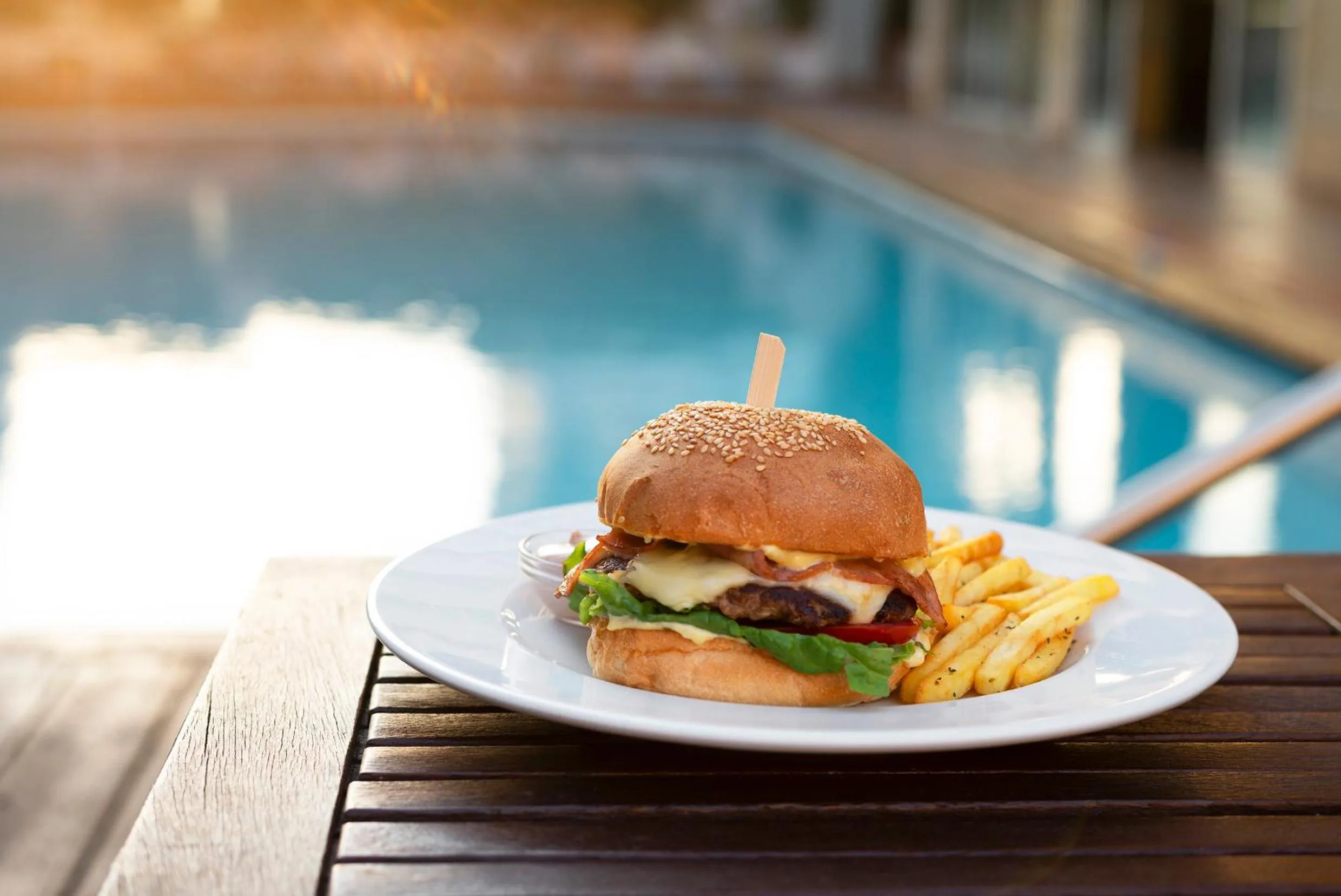 Restaurant/places to eat in Athena Hotel